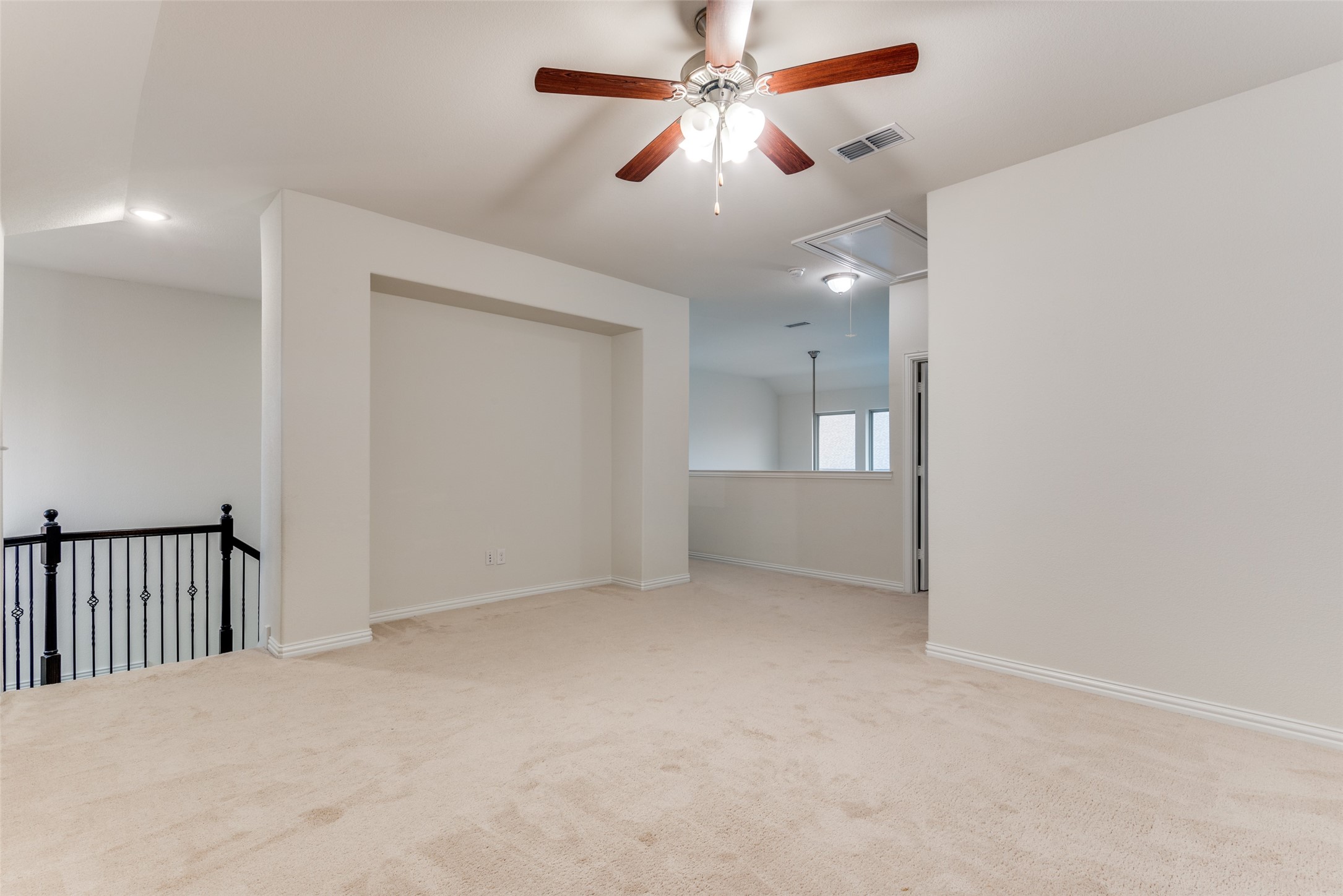 1233 Prairie Lake Path