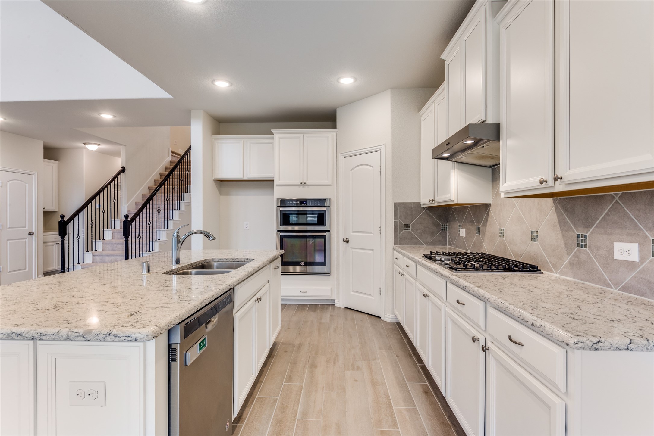 1233 Prairie Lake Path