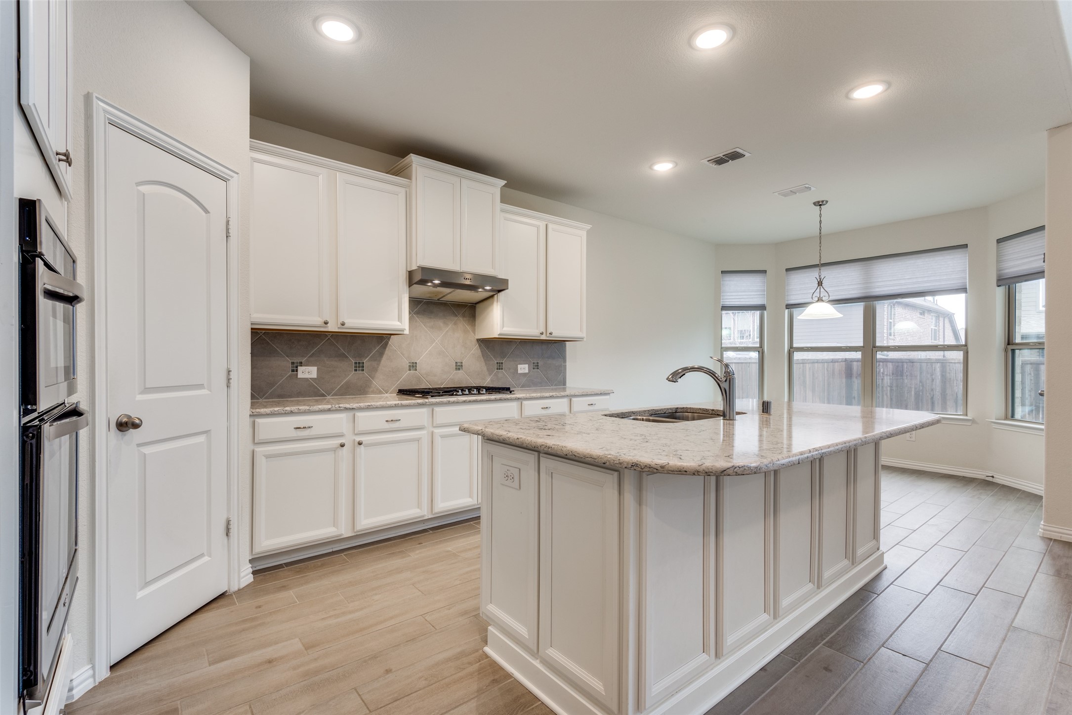 1233 Prairie Lake Path