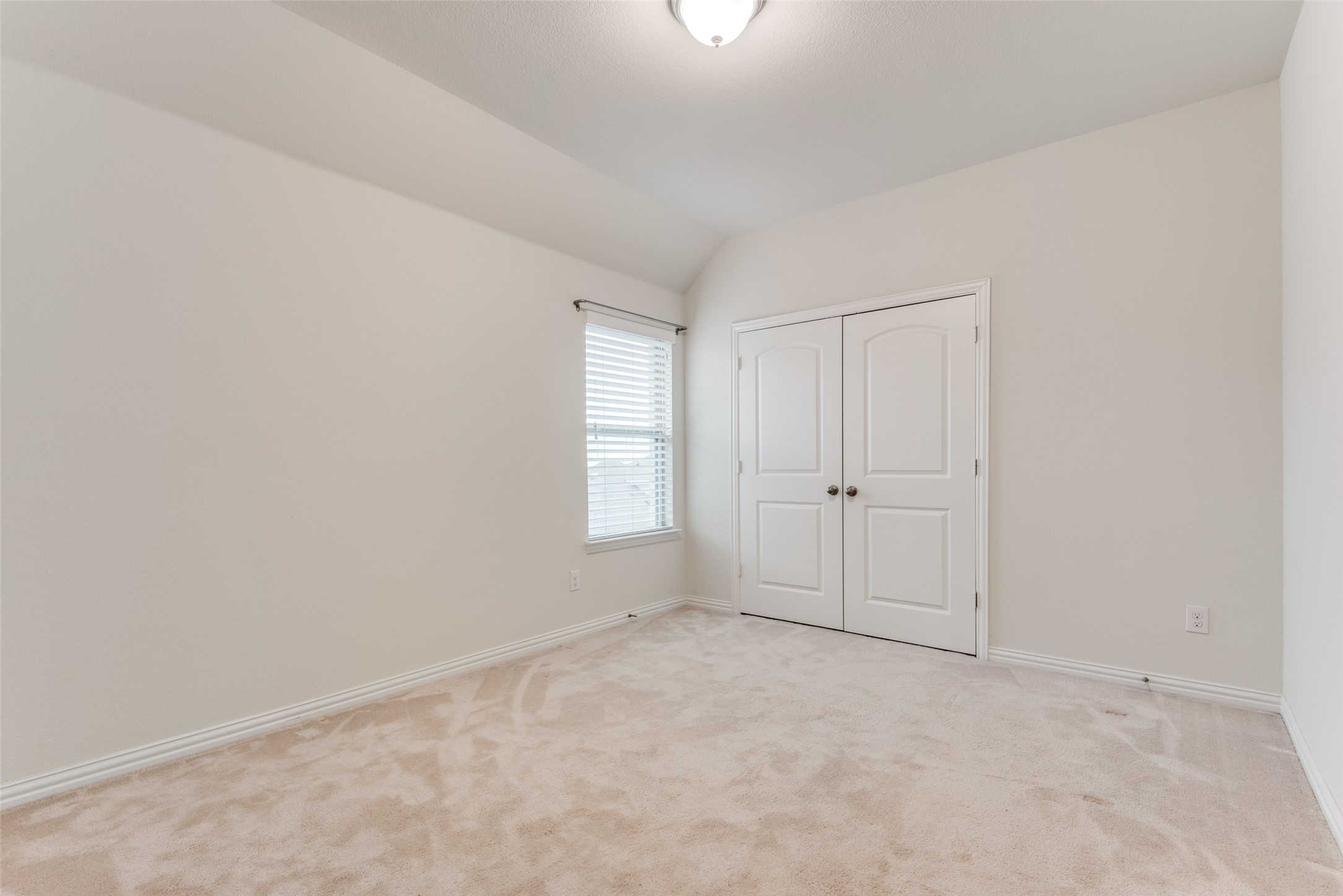 1233 Prairie Lake Path