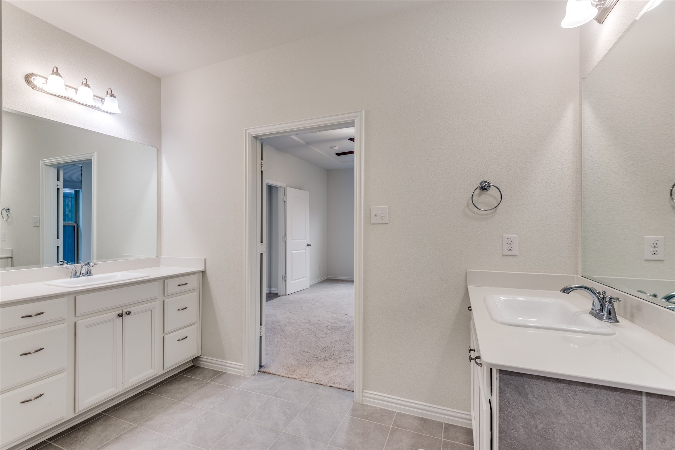 1233 Prairie Lake Path