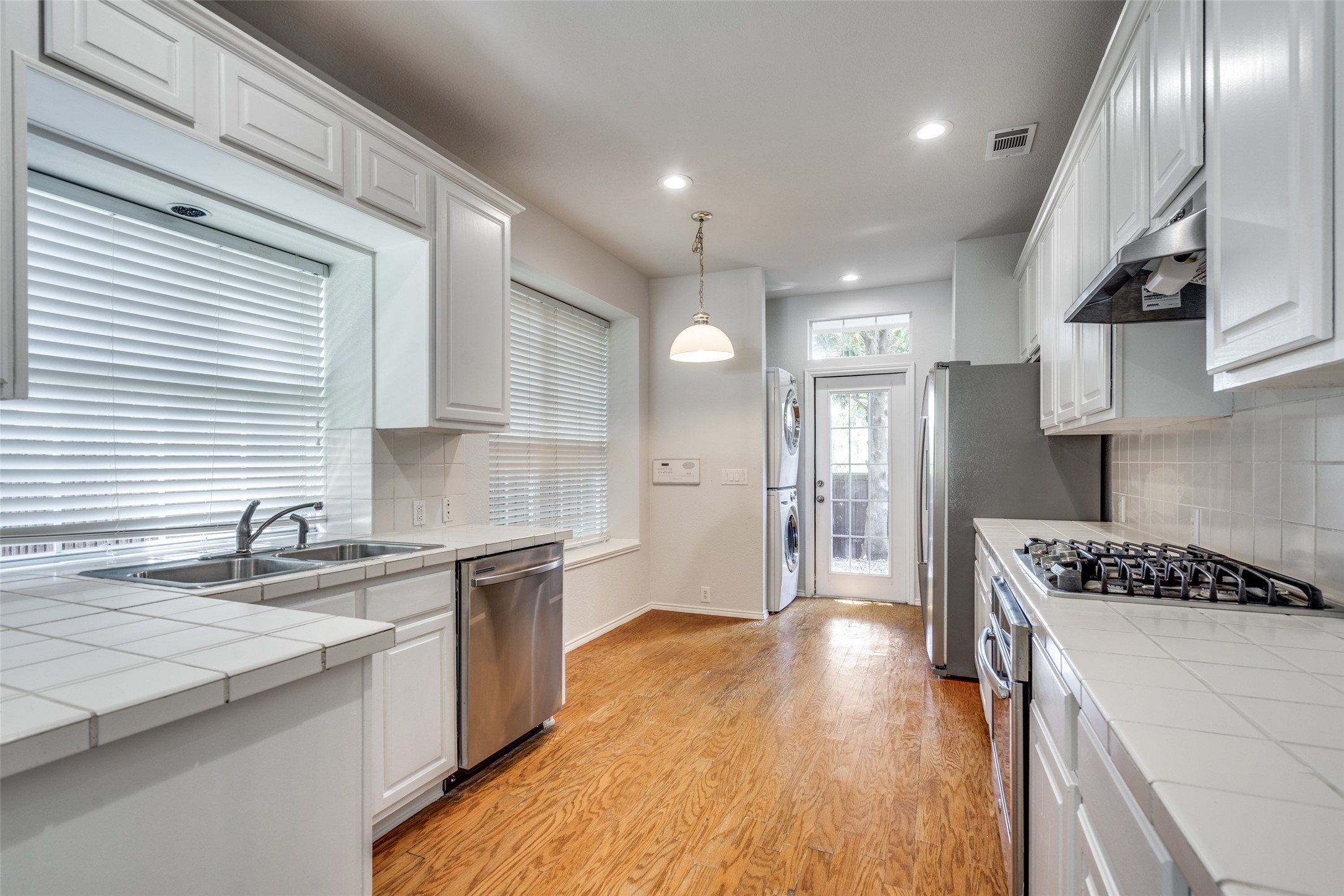 3933 Creek Crossing Drive