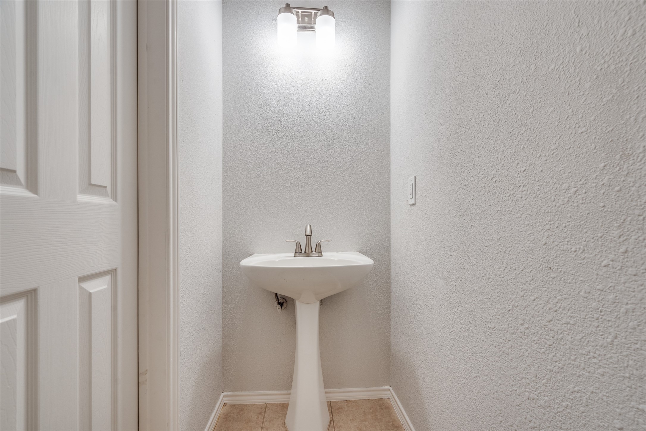 3933 Creek Crossing Drive