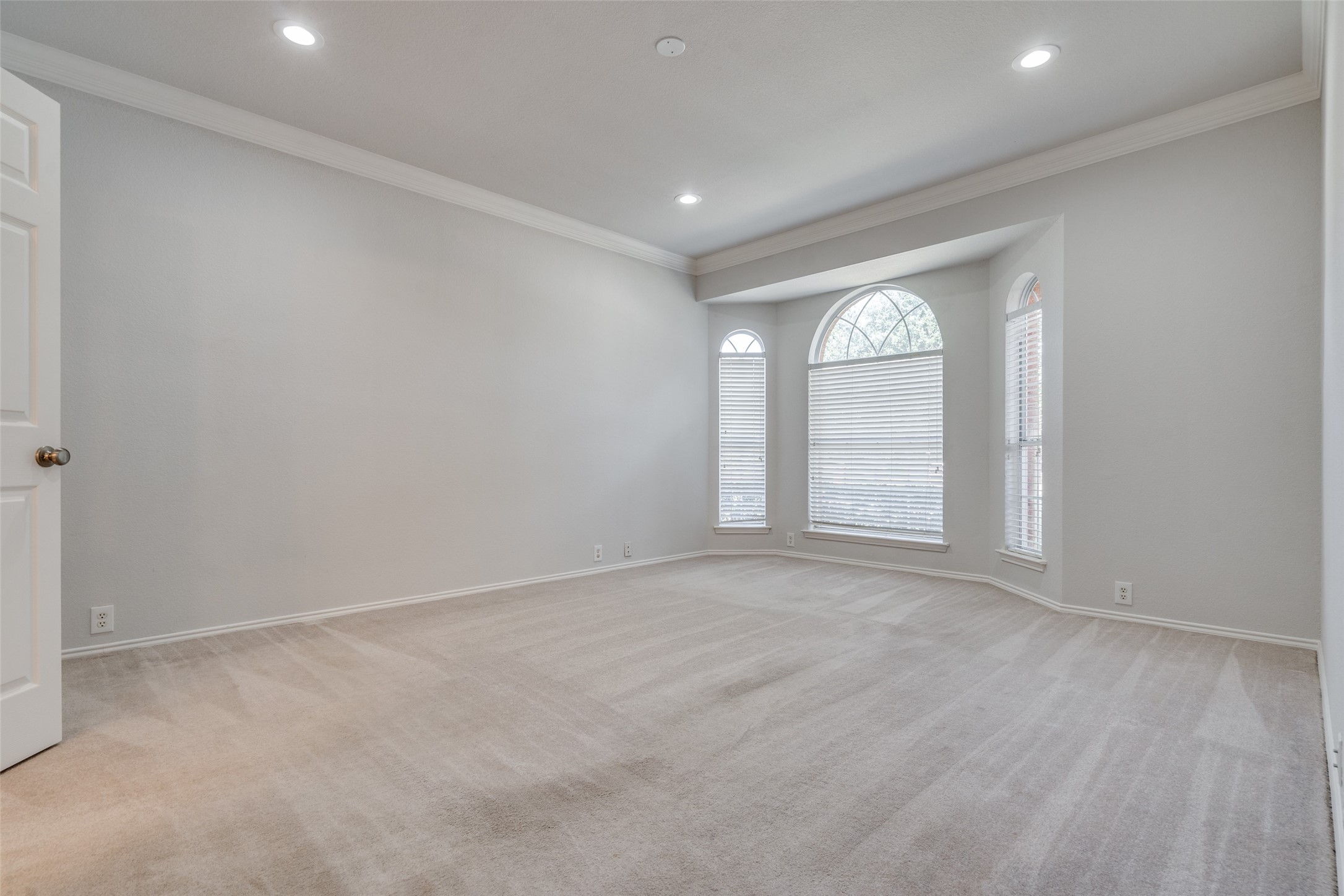 3933 Creek Crossing Drive