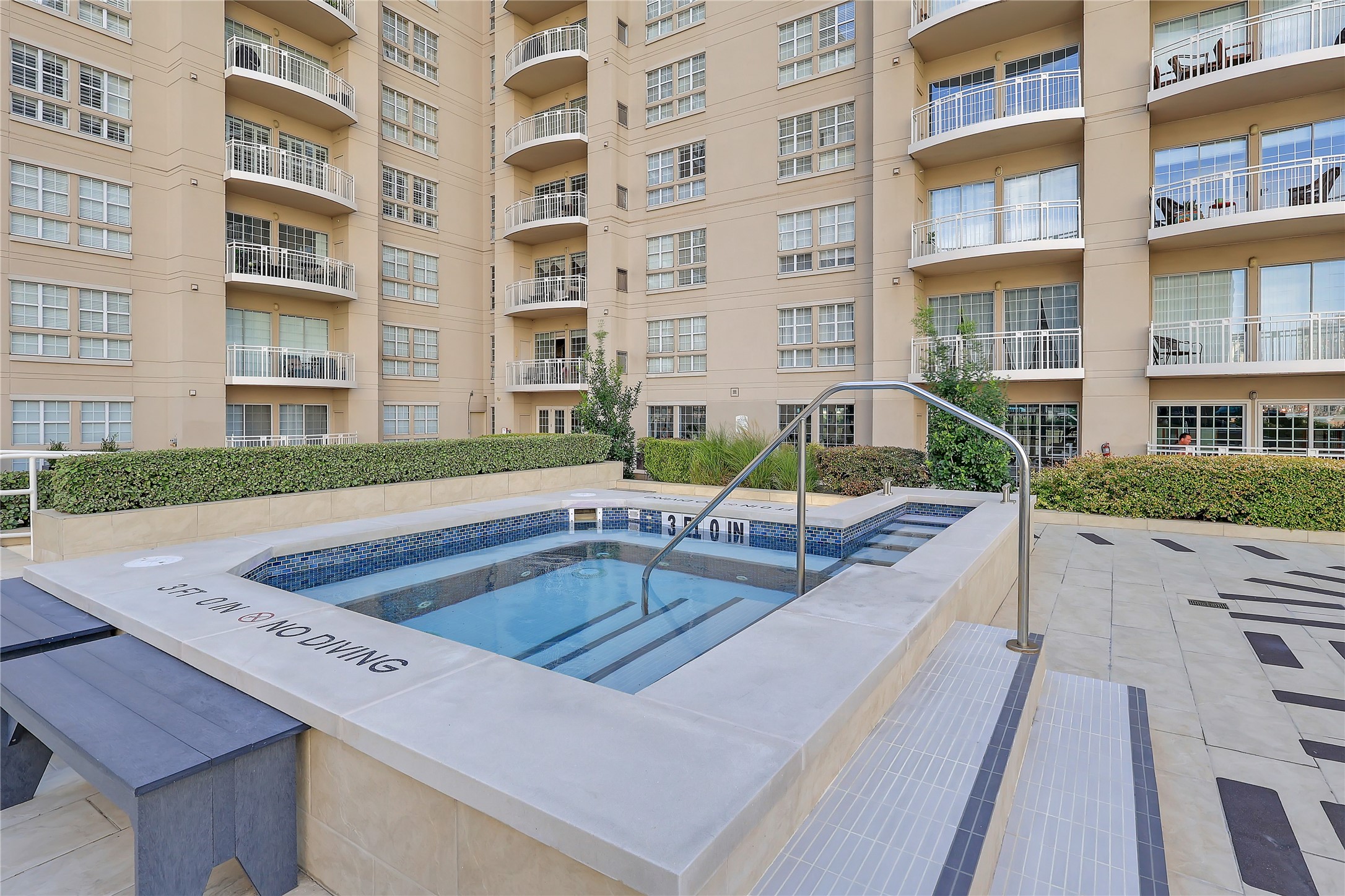 3225 Turtle Creek Boulevard 1042