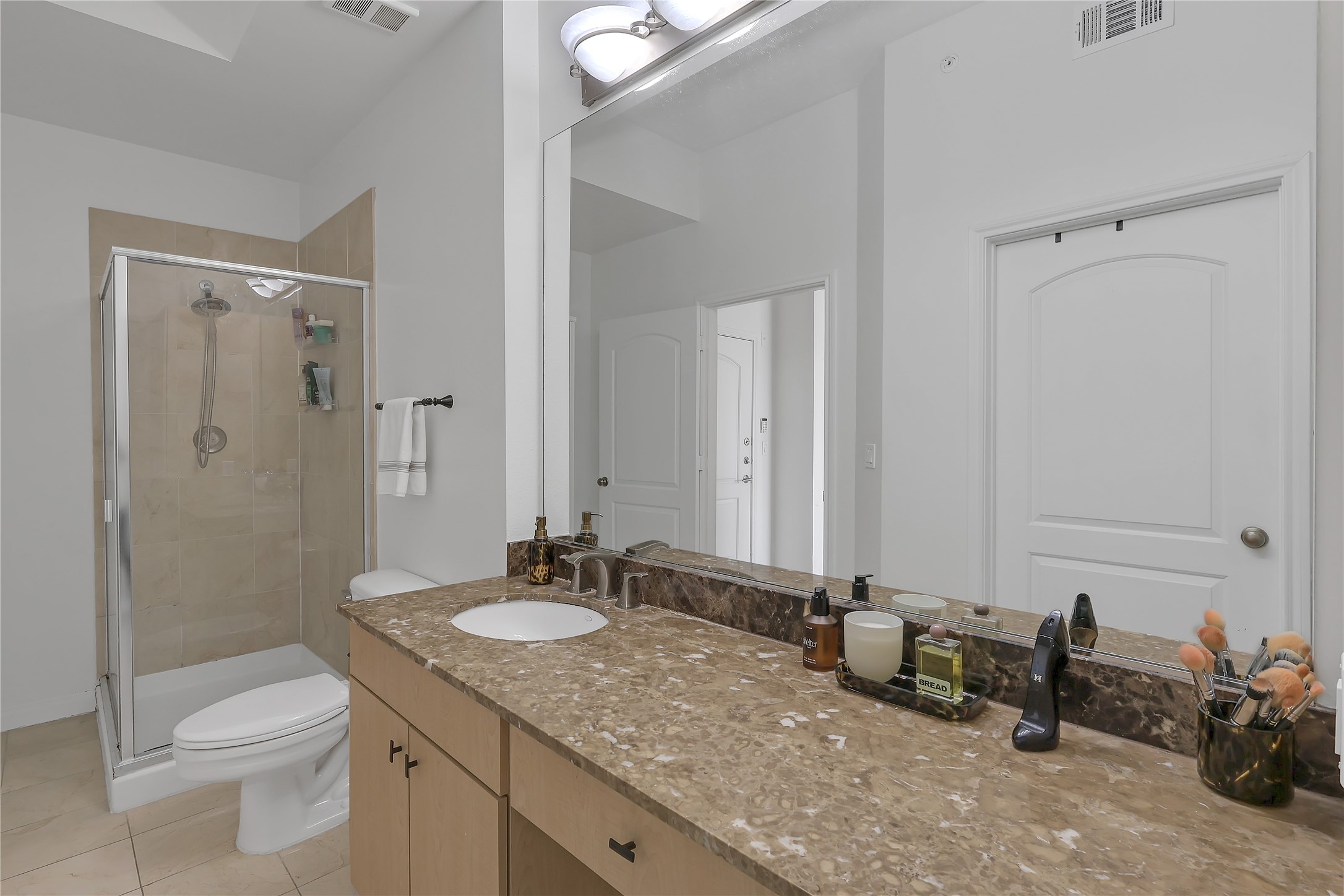3225 Turtle Creek Boulevard 1042