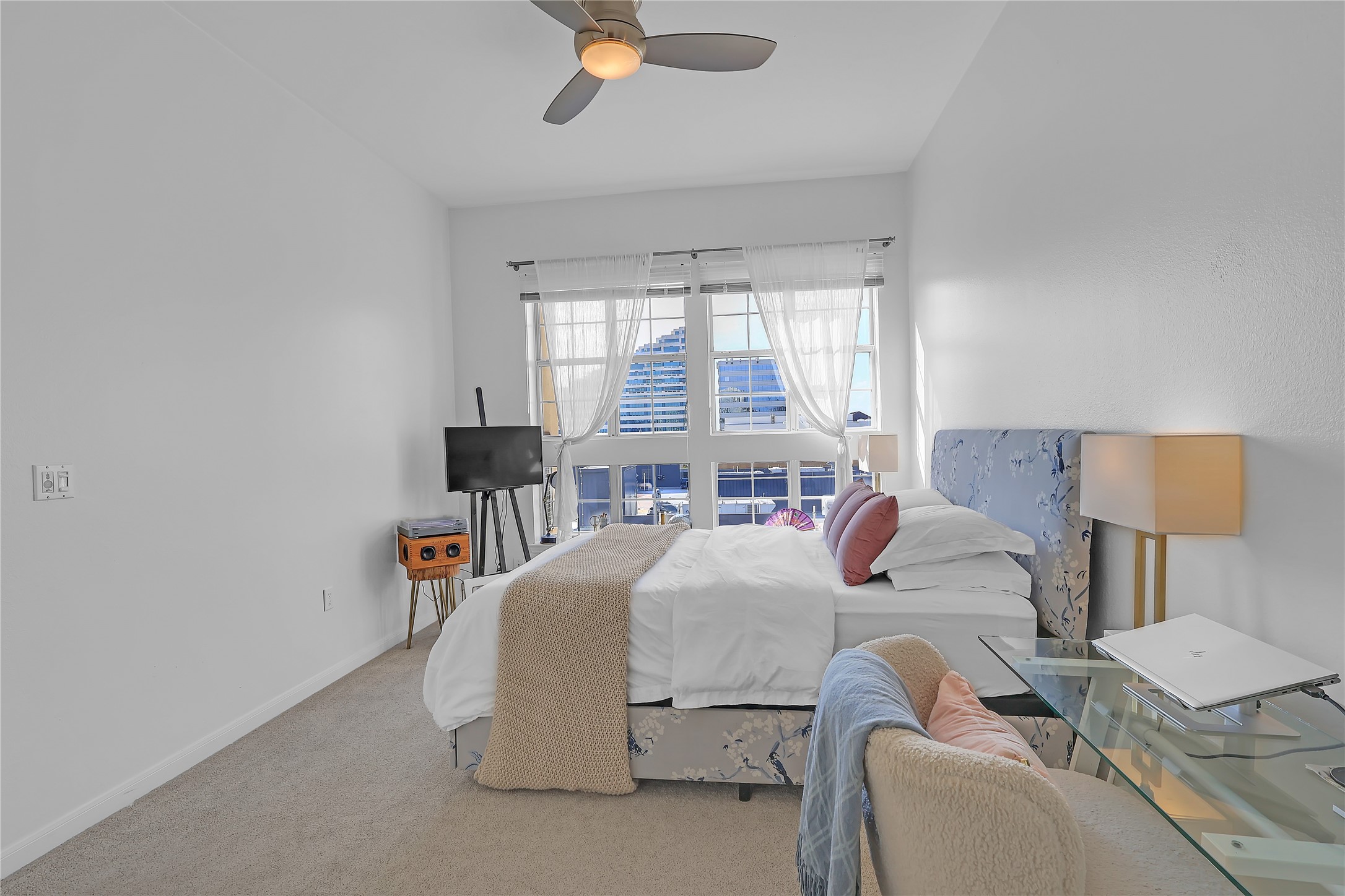 3225 Turtle Creek Boulevard 1042