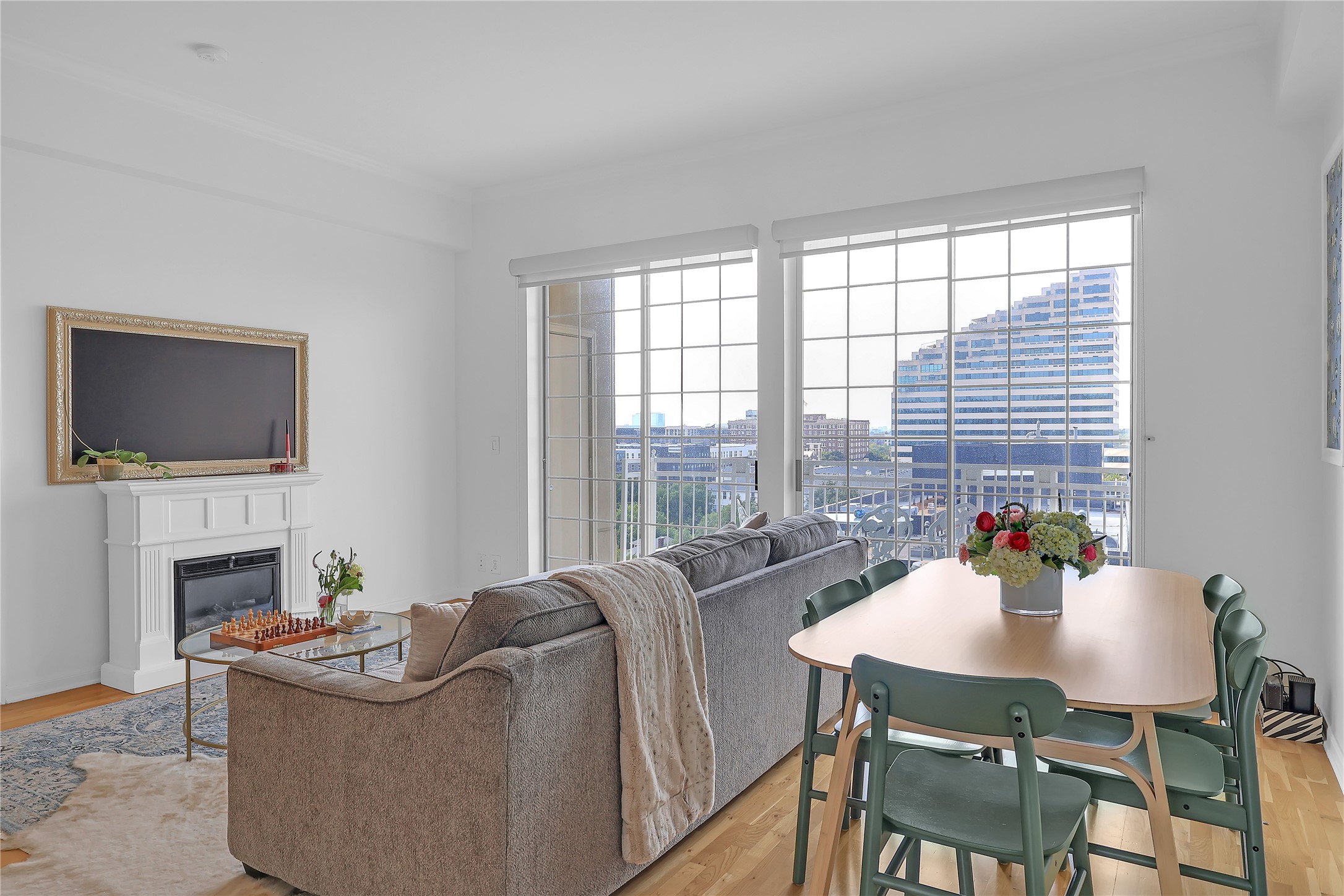 3225 Turtle Creek Boulevard 1042