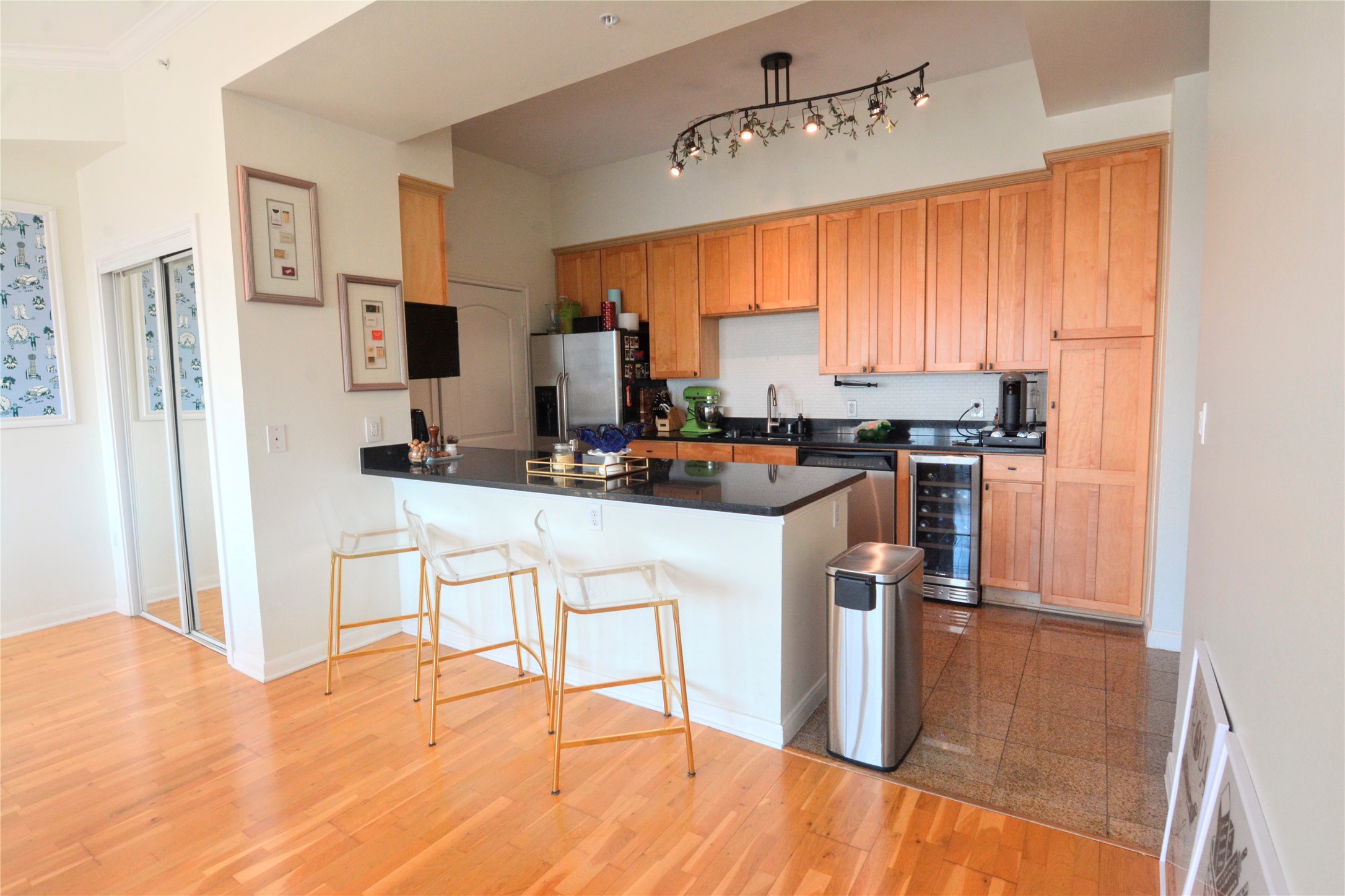 3225 Turtle Creek Boulevard 1042