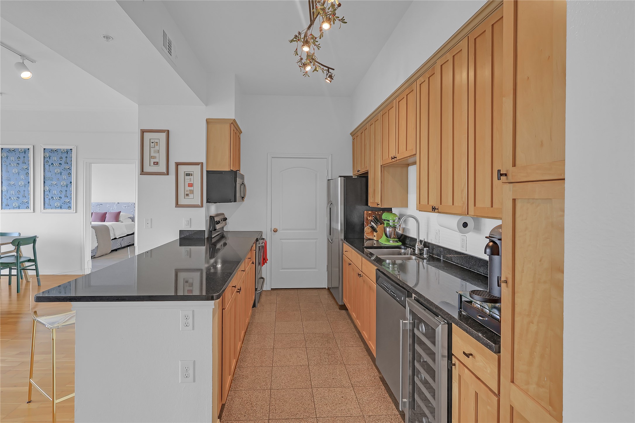 3225 Turtle Creek Boulevard 1042