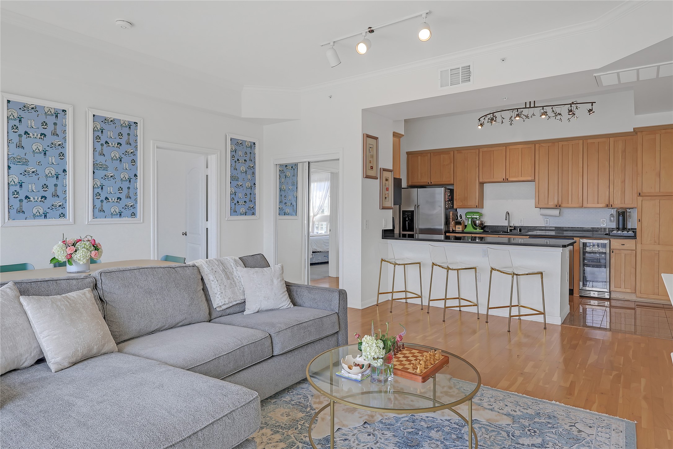 3225 Turtle Creek Boulevard 1042