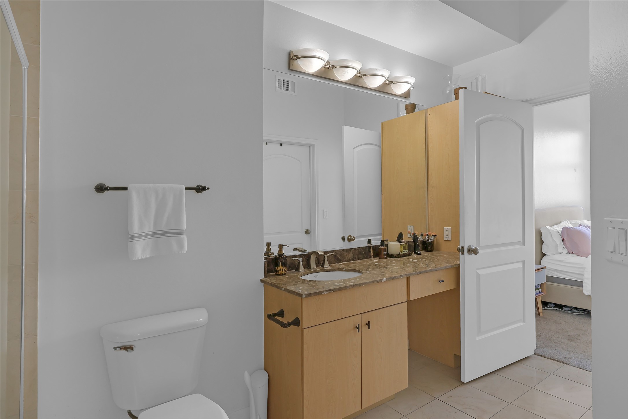 3225 Turtle Creek Boulevard 1042