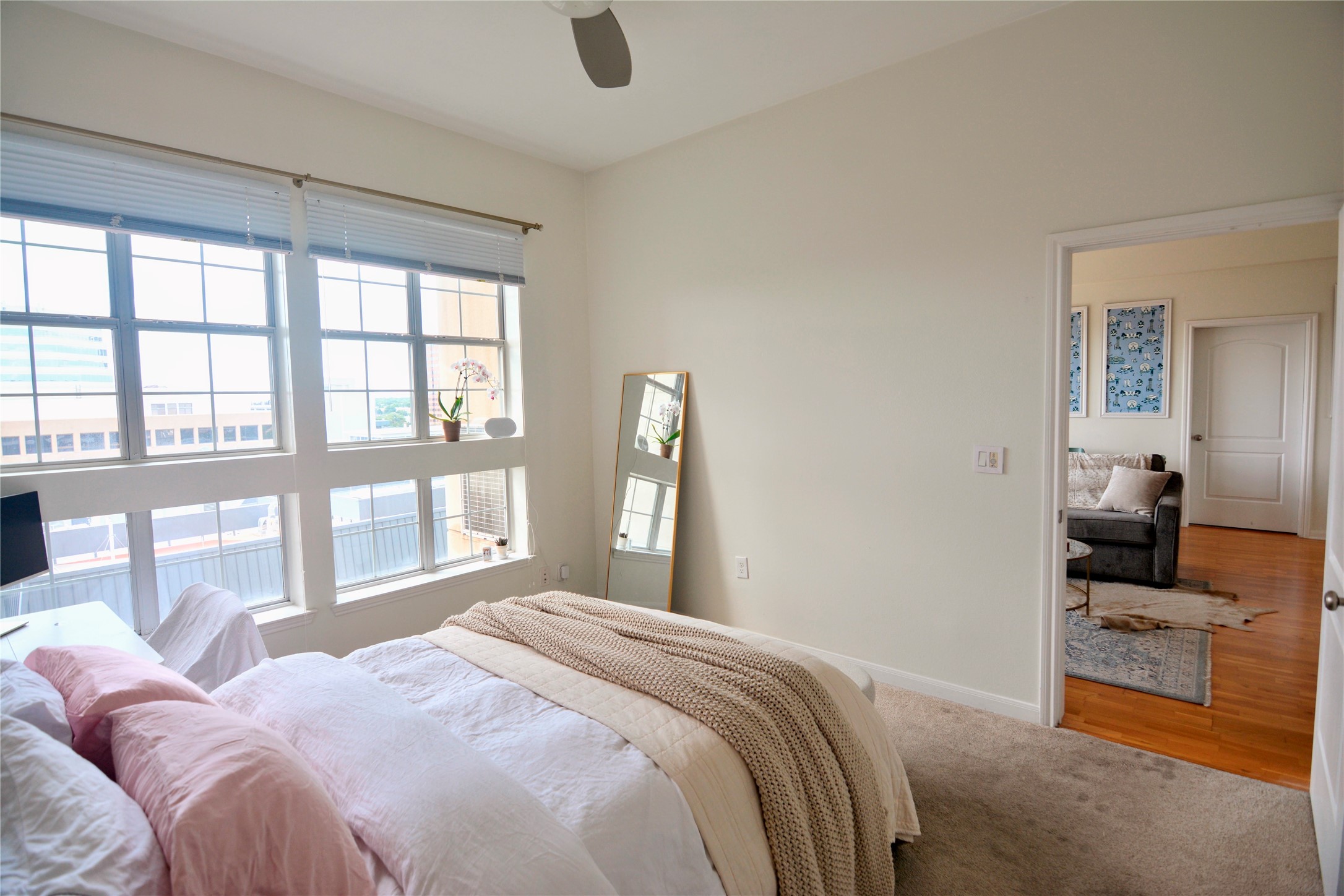 3225 Turtle Creek Boulevard 1042