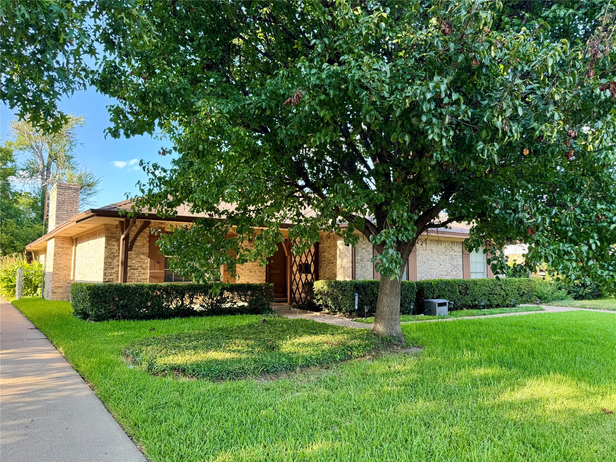 1113 Janell Drive