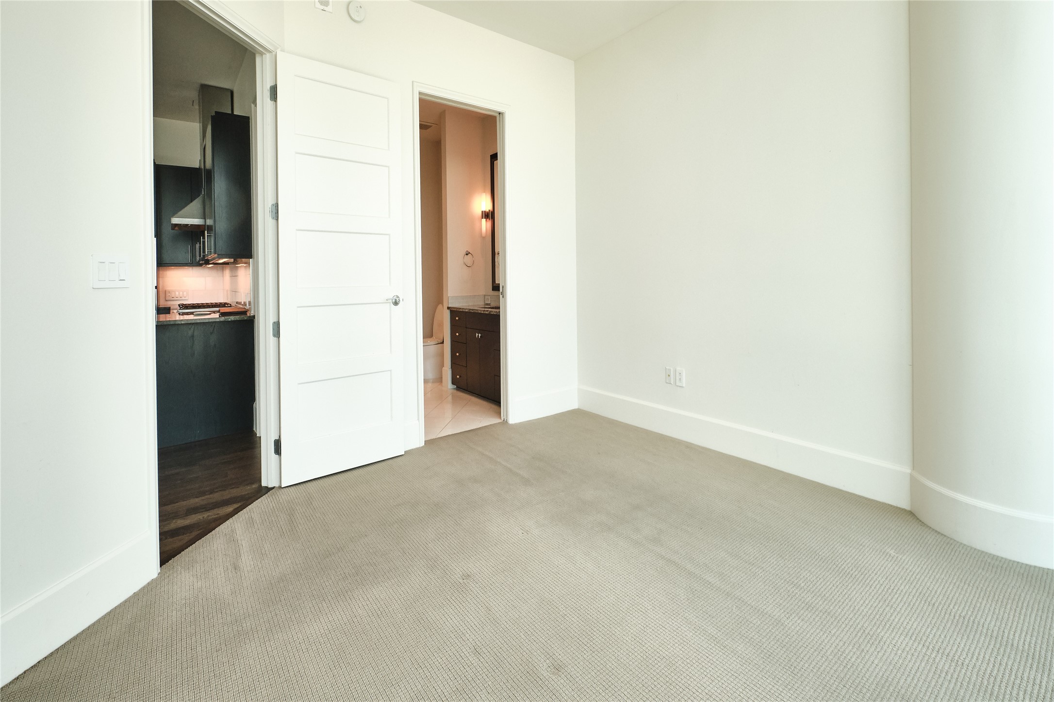 1301 Throckmorton Street 2106