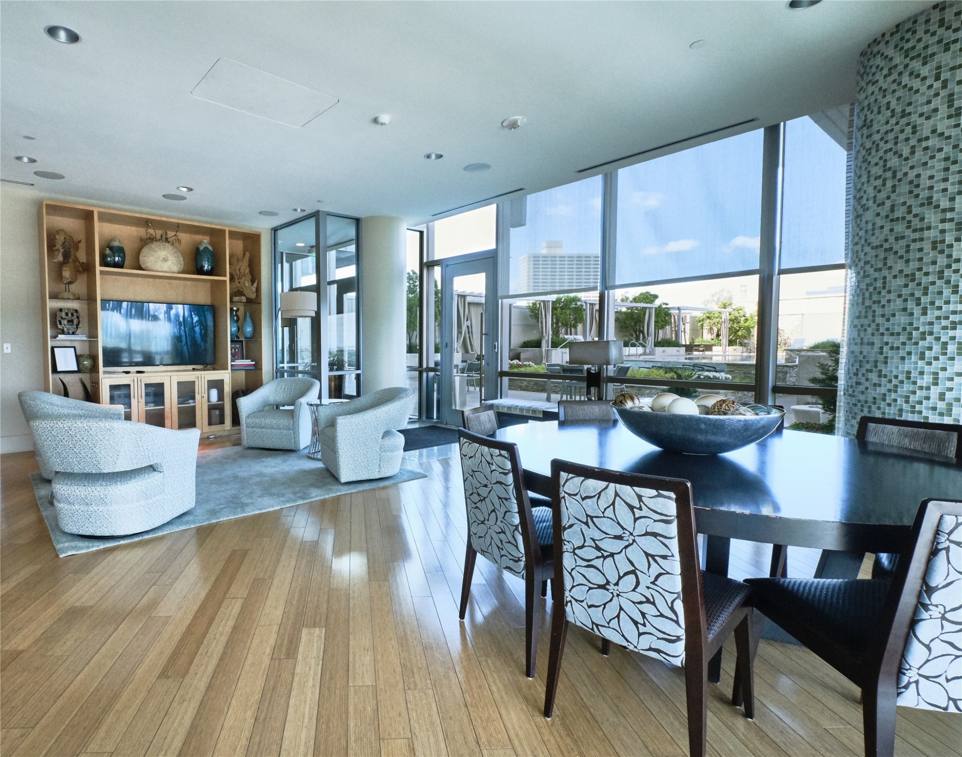 1301 Throckmorton Street 2106