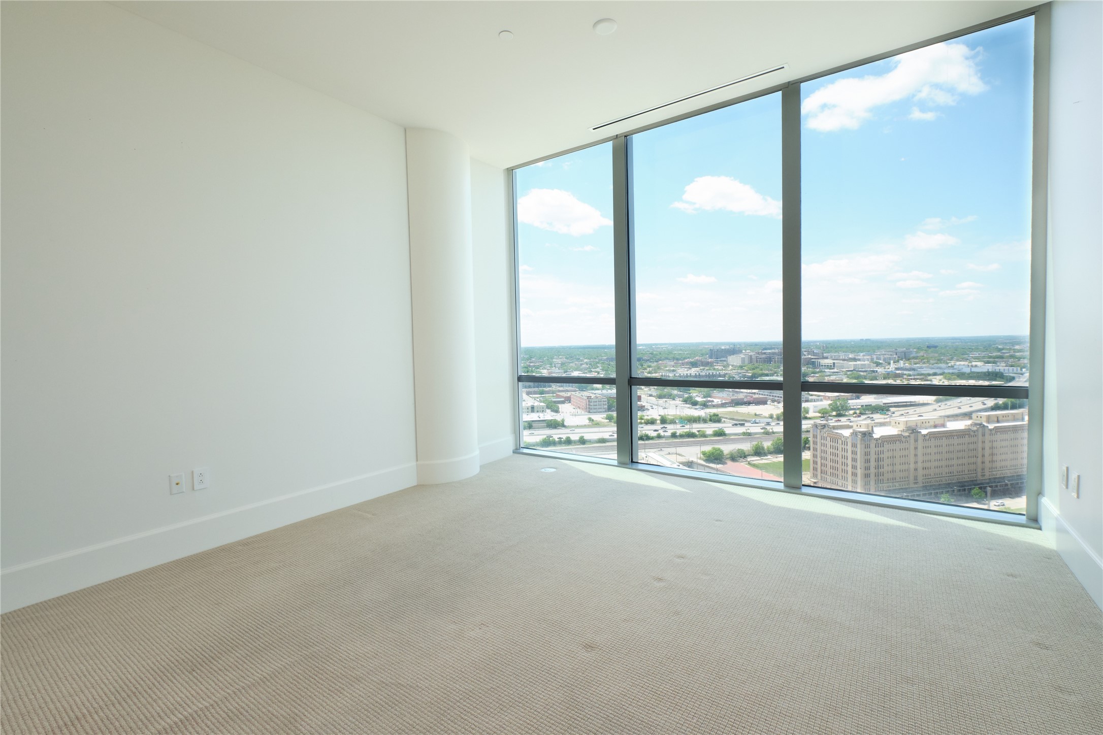 1301 Throckmorton Street 2106