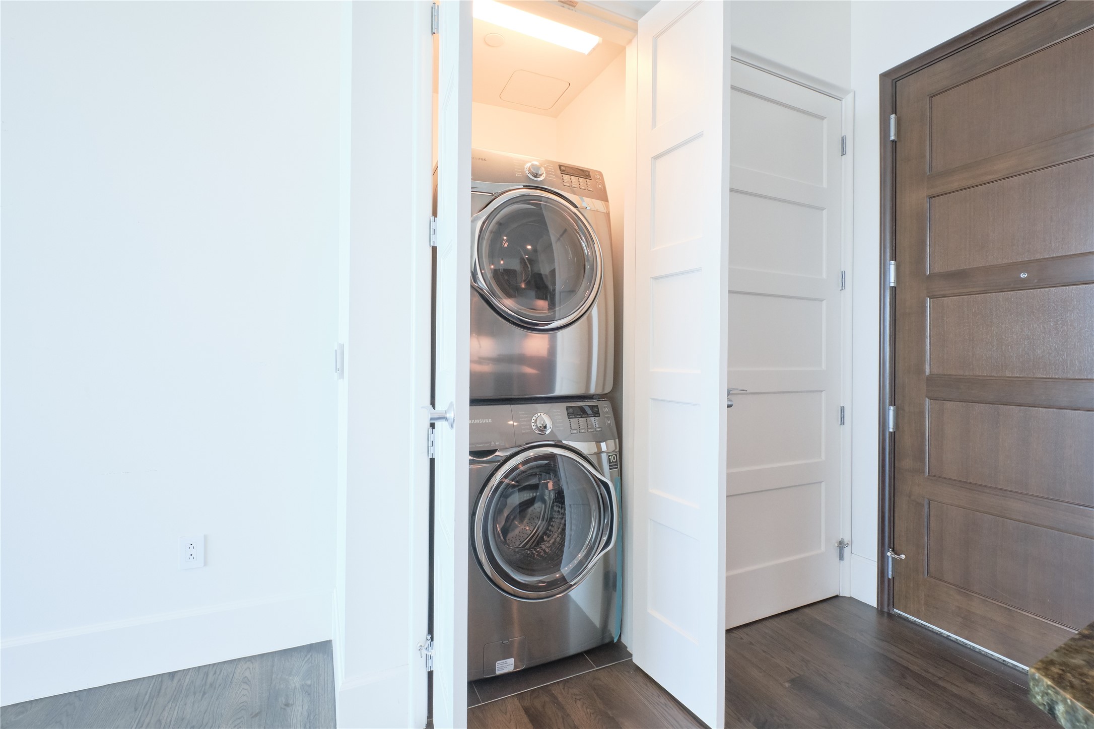 1301 Throckmorton Street 2106