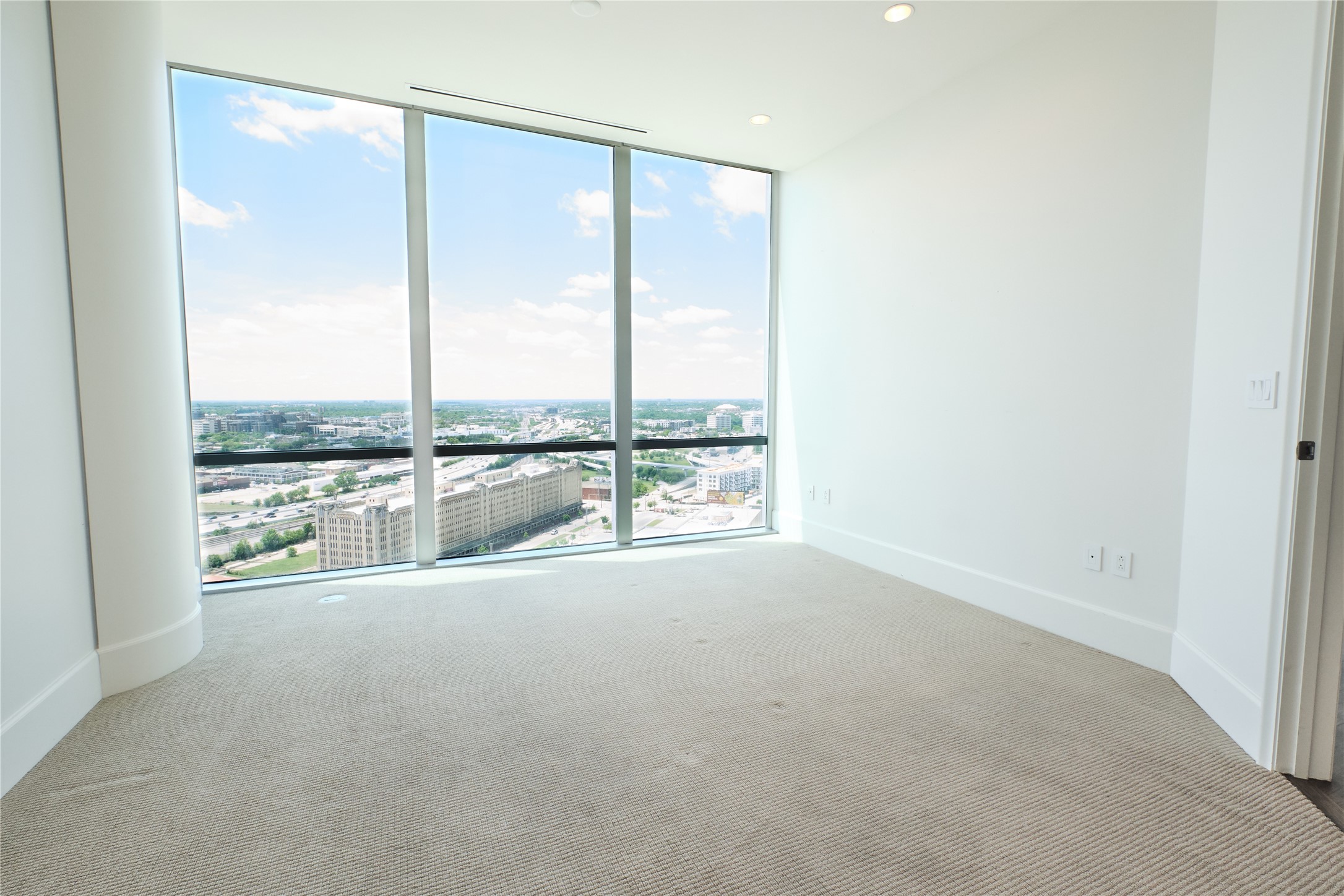 1301 Throckmorton Street 2106