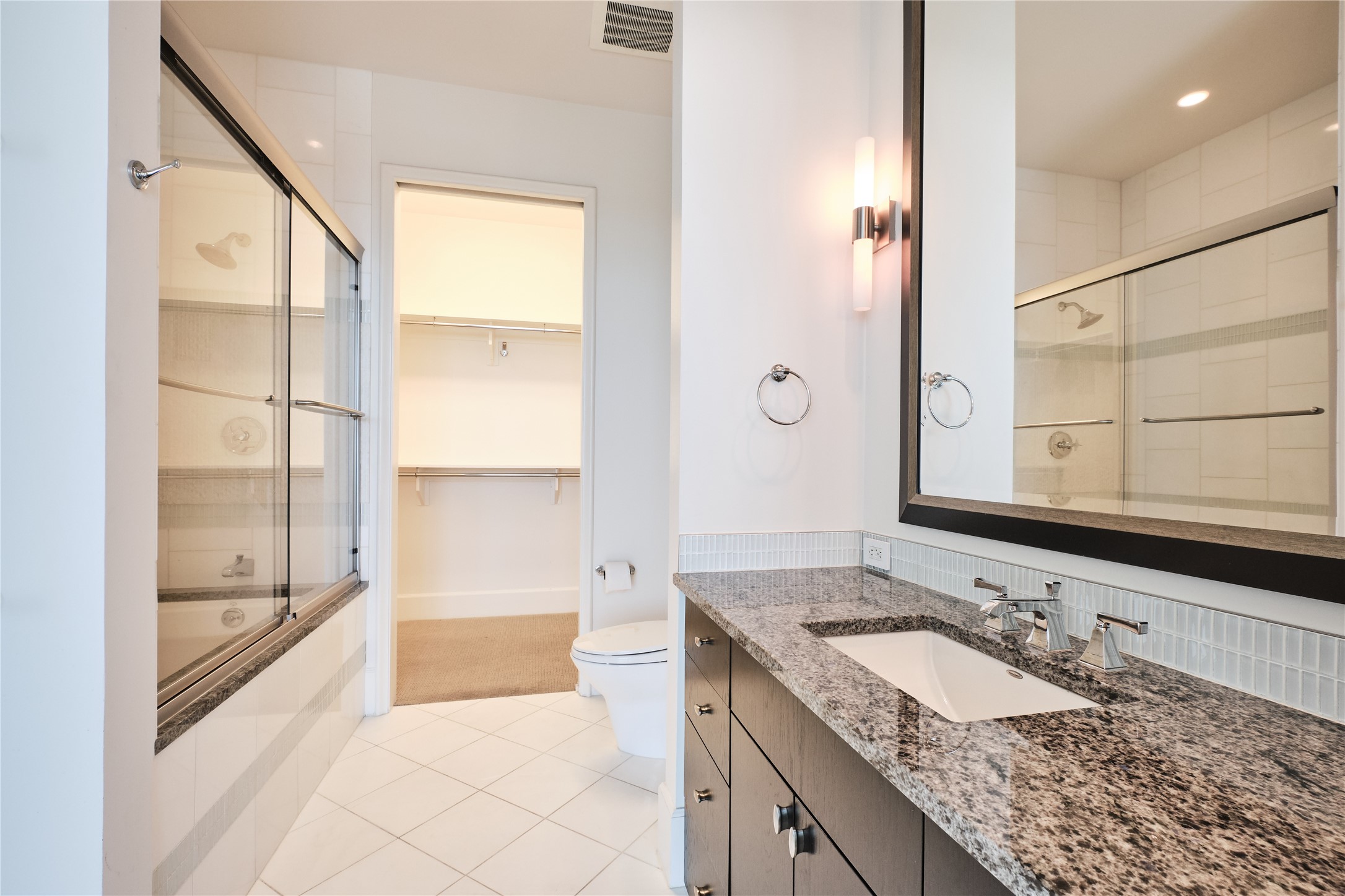 1301 Throckmorton Street 2106