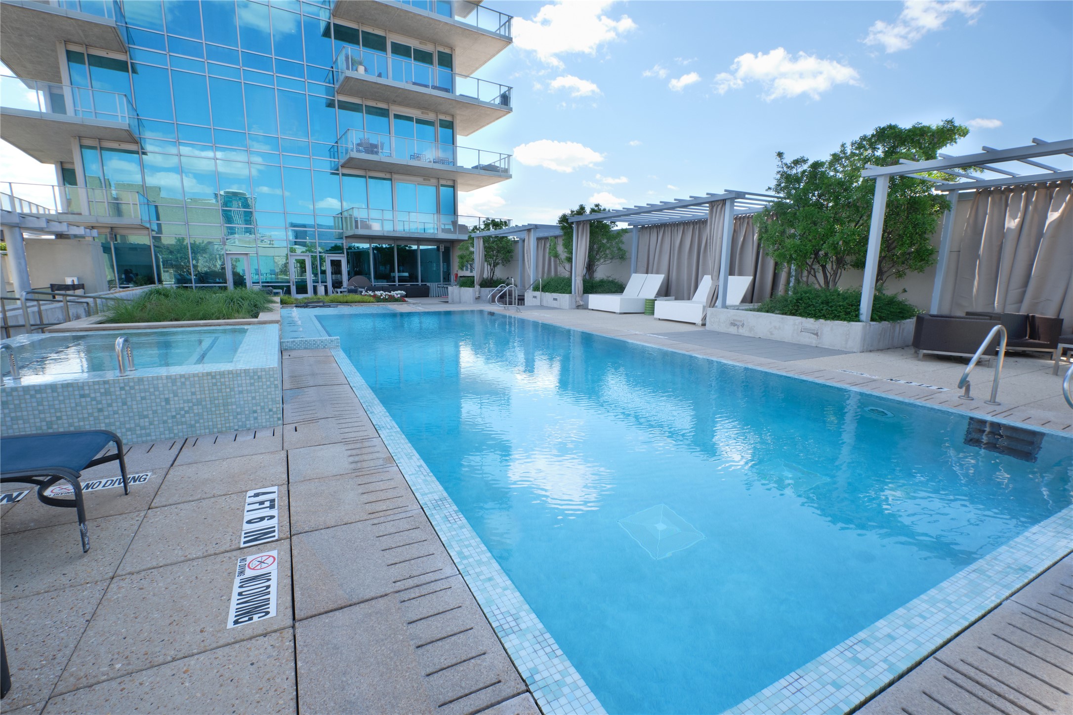 1301 Throckmorton Street 2106