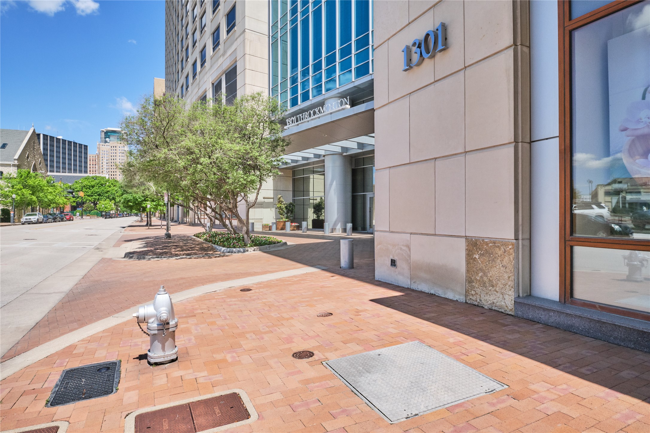 1301 Throckmorton Street 2106