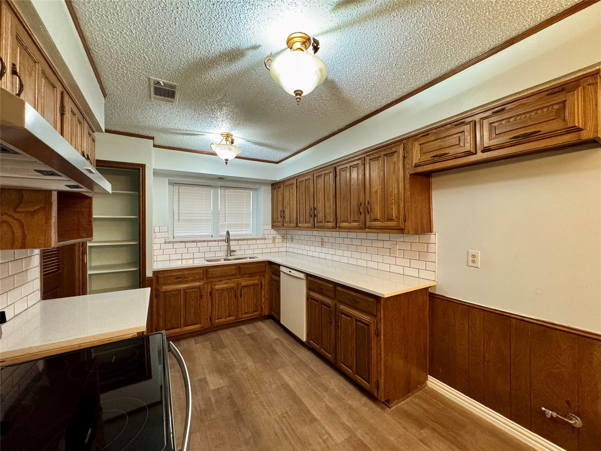 1925 Glen Hill Drive