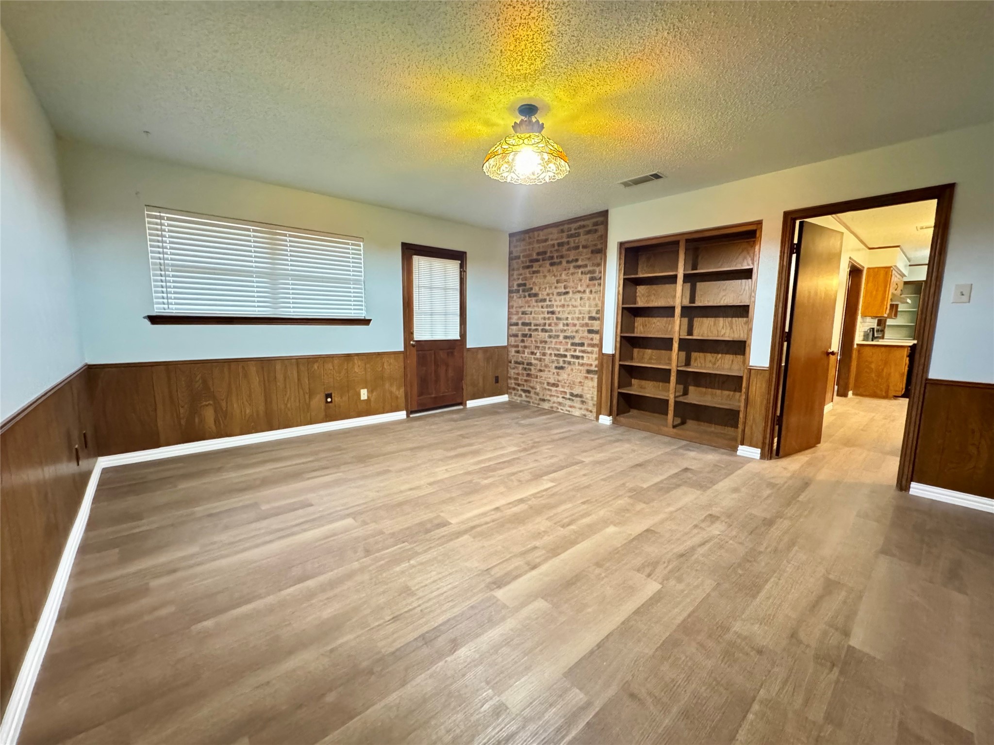 1925 Glen Hill Drive