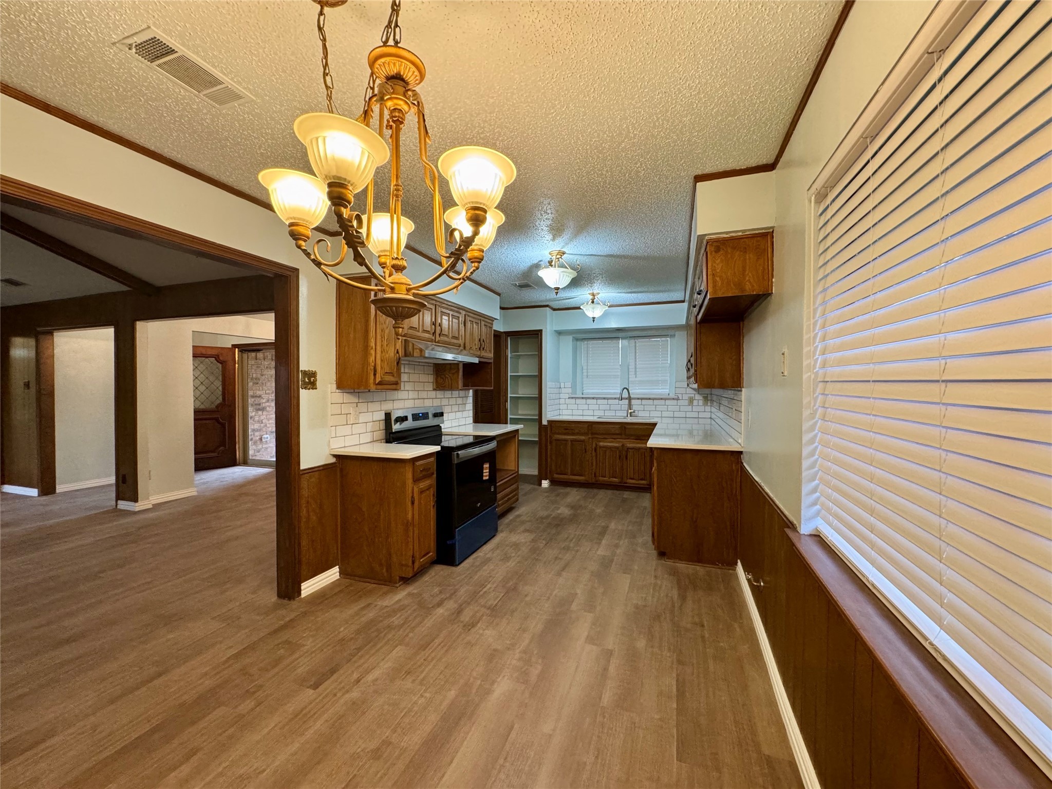 1925 Glen Hill Drive