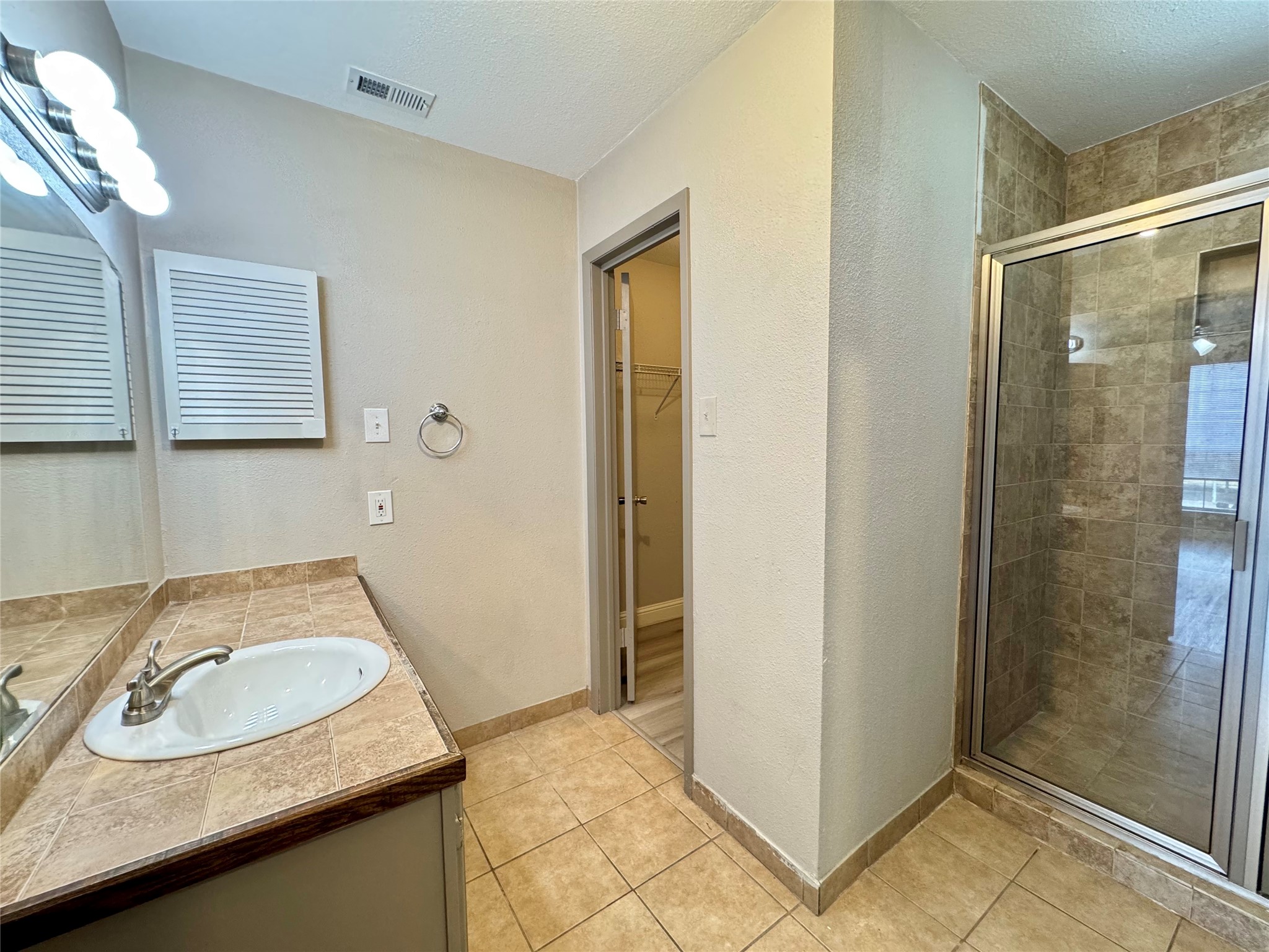 5981 Arapaho Road 303