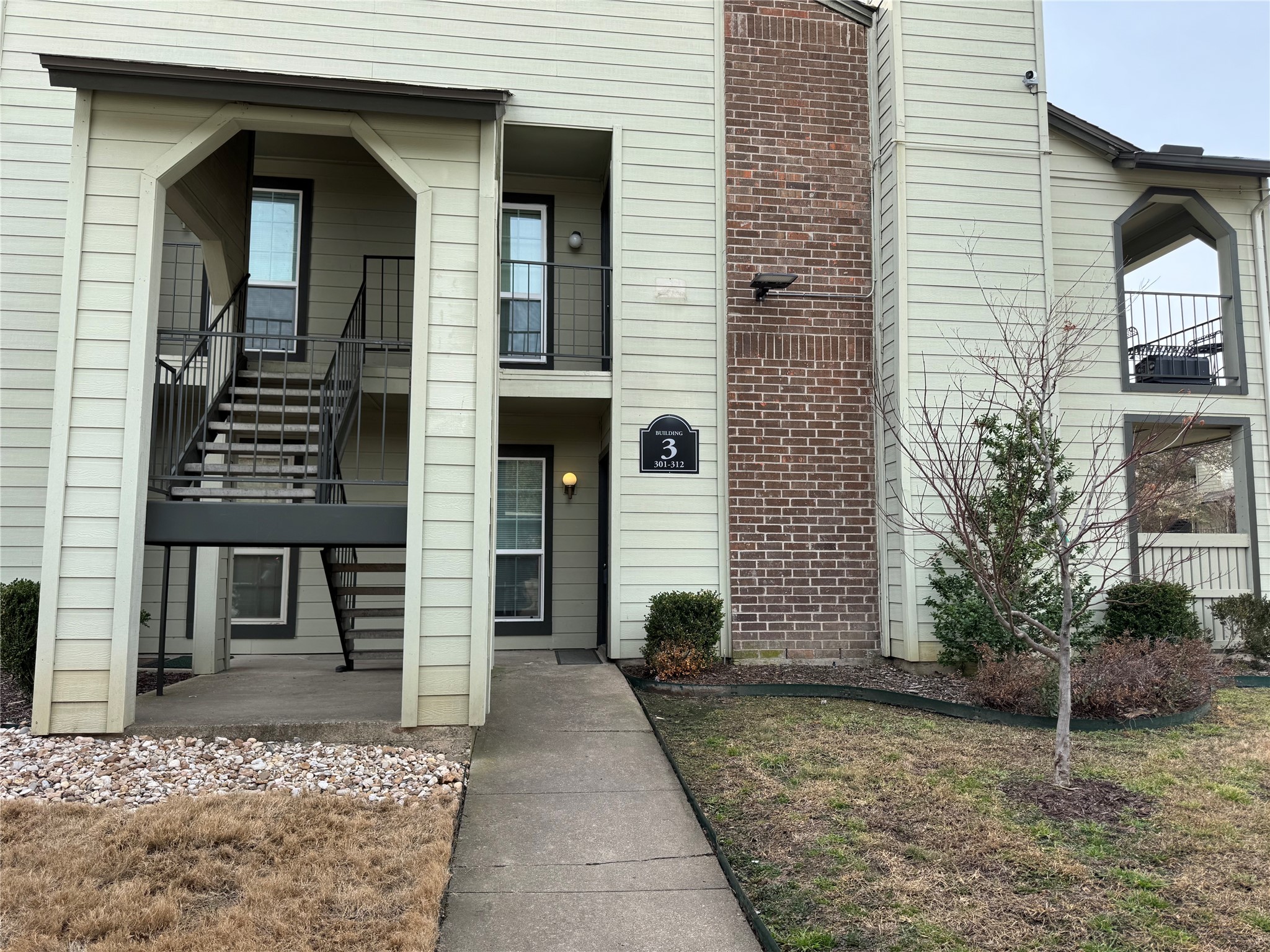 5981 Arapaho Road 303