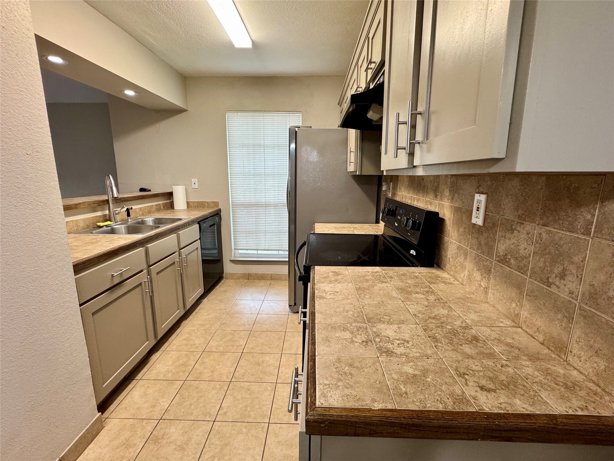 5981 Arapaho Road 303