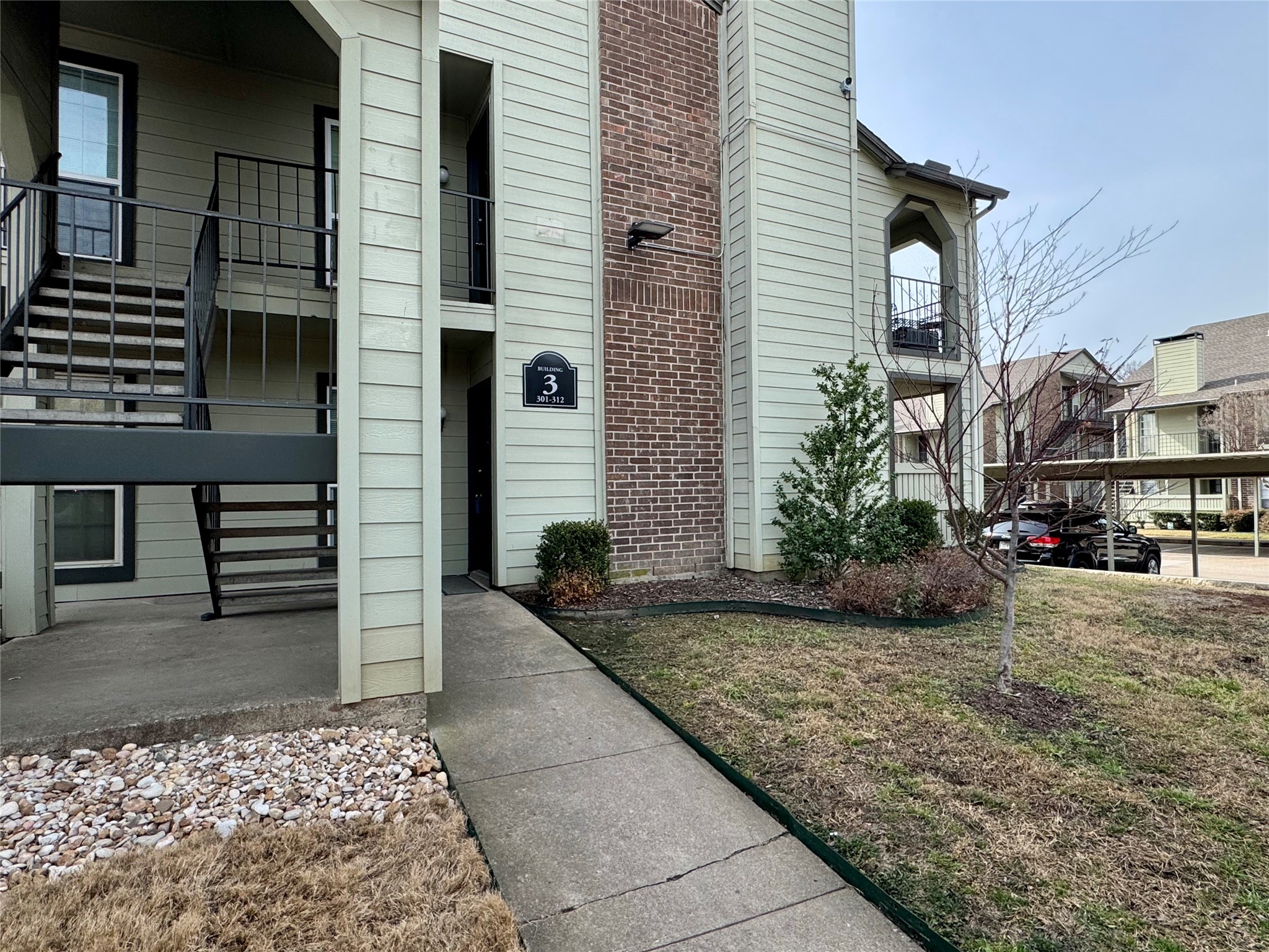 5981 Arapaho Road 303
