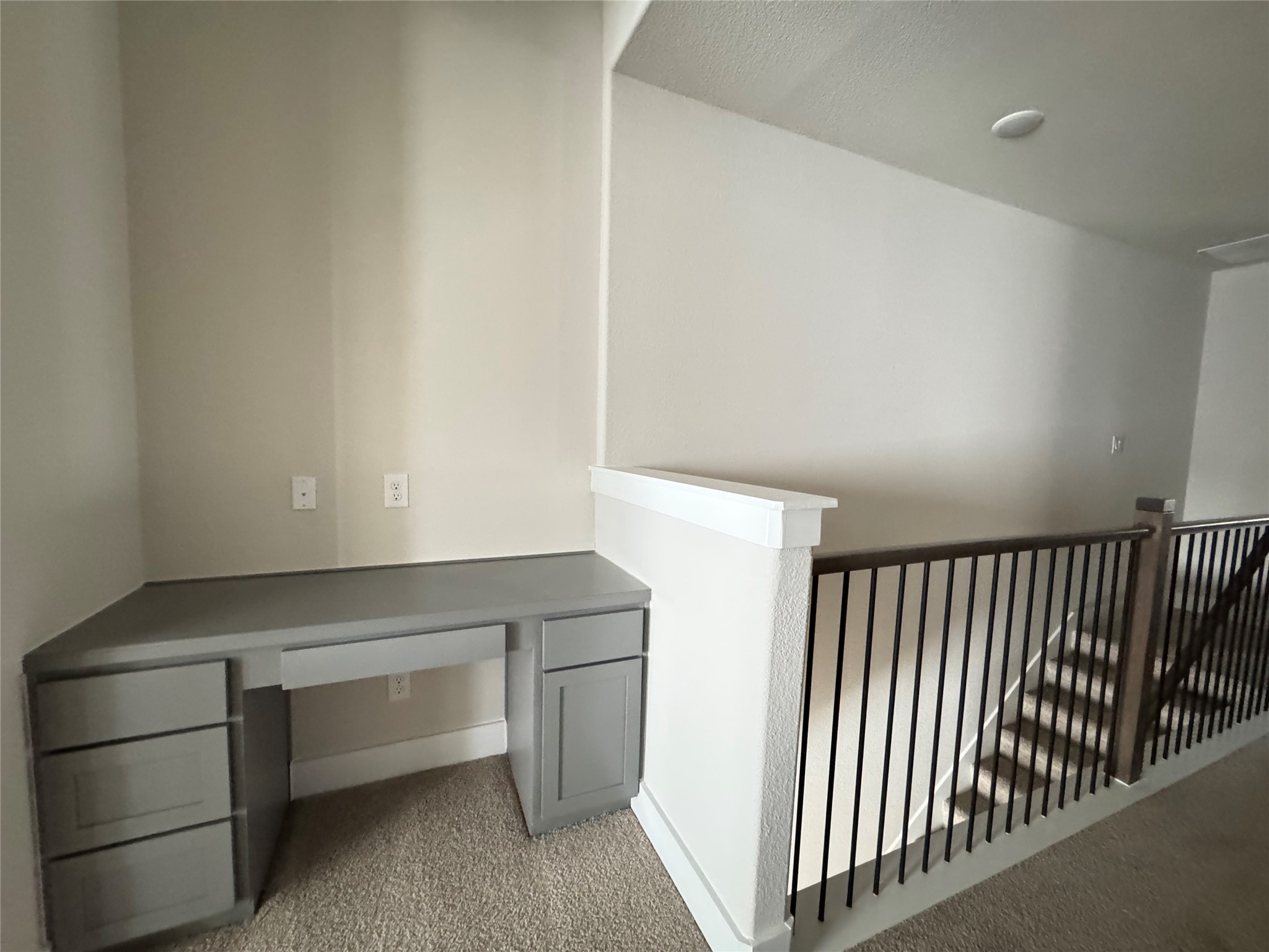 805 Meadowcrest Drive