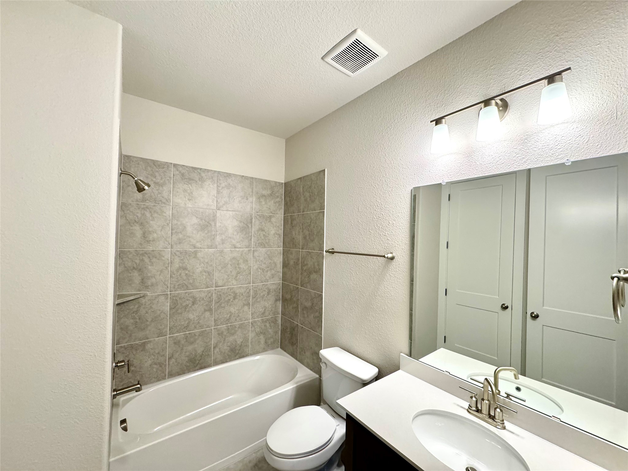 809 Meadowcrest Drive
