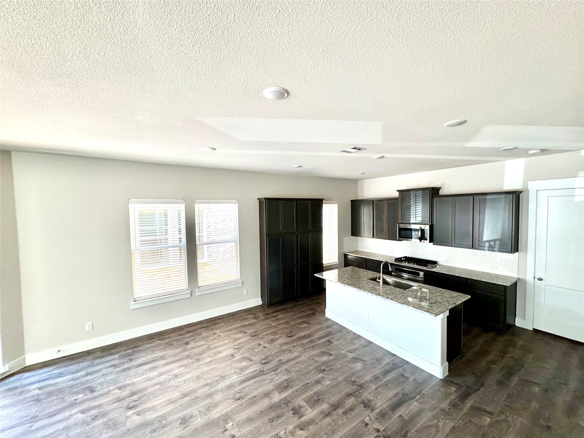 809 Meadowcrest Drive
