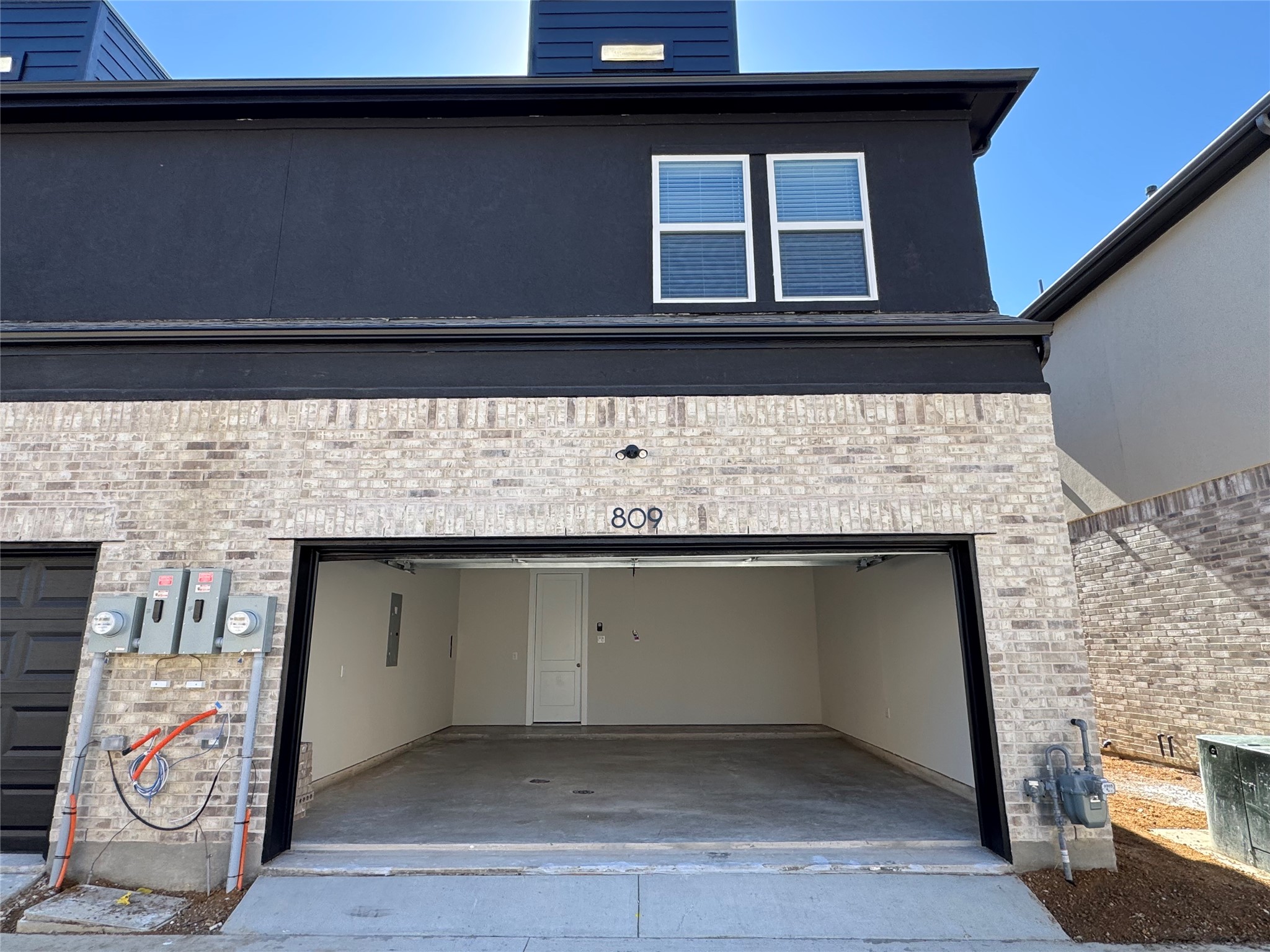 809 Meadowcrest Drive