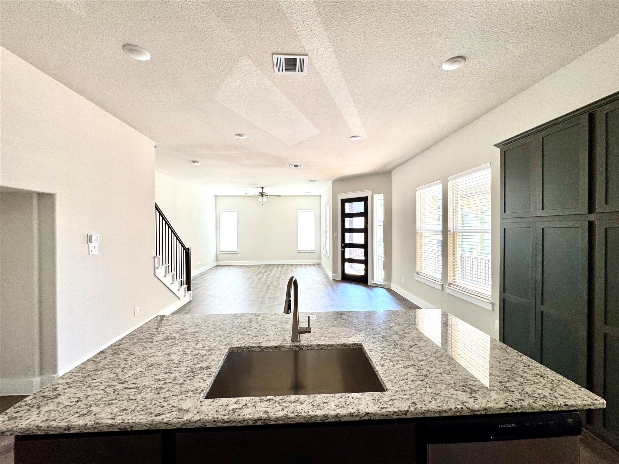 809 Meadowcrest Drive