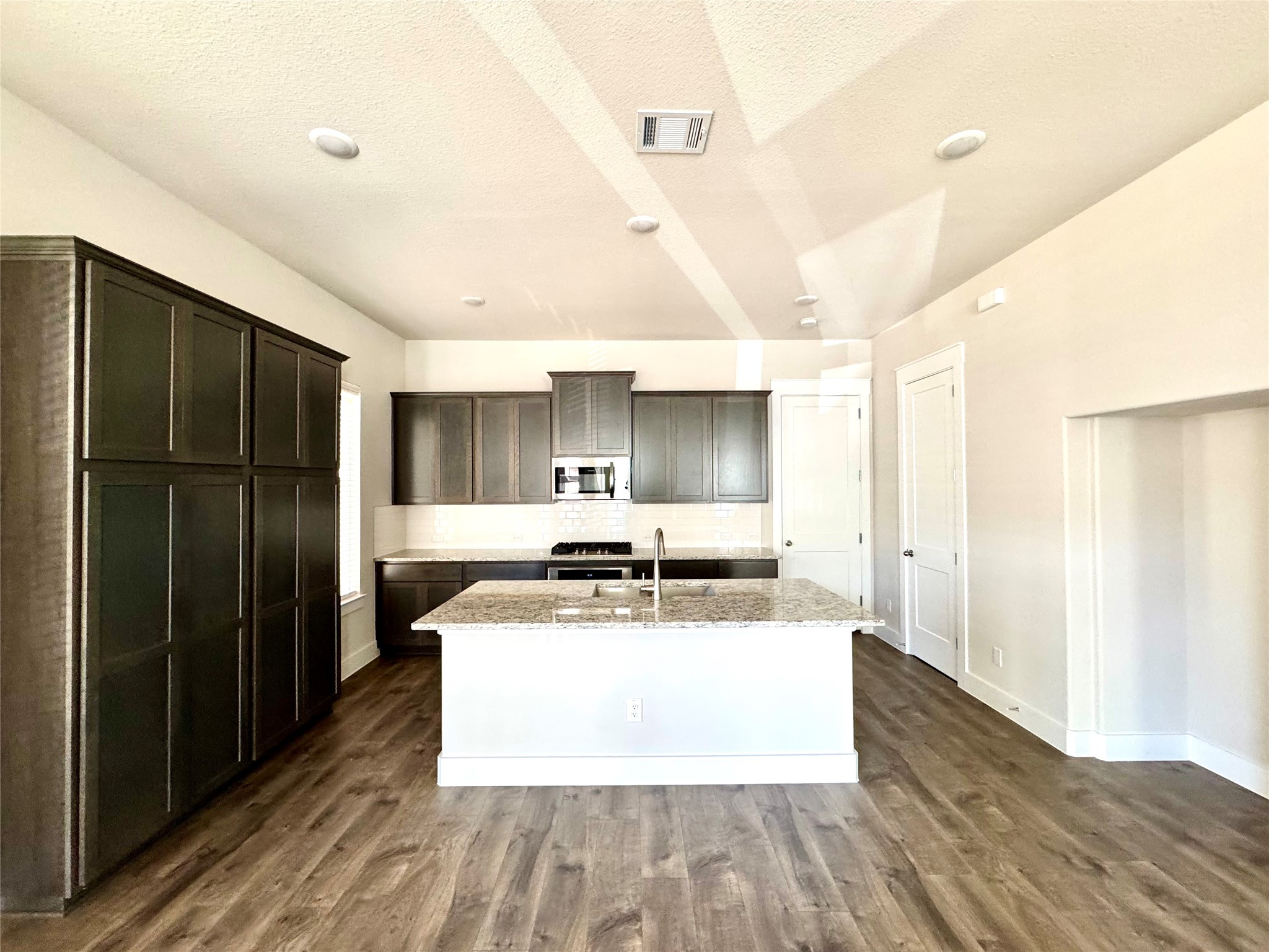 809 Meadowcrest Drive