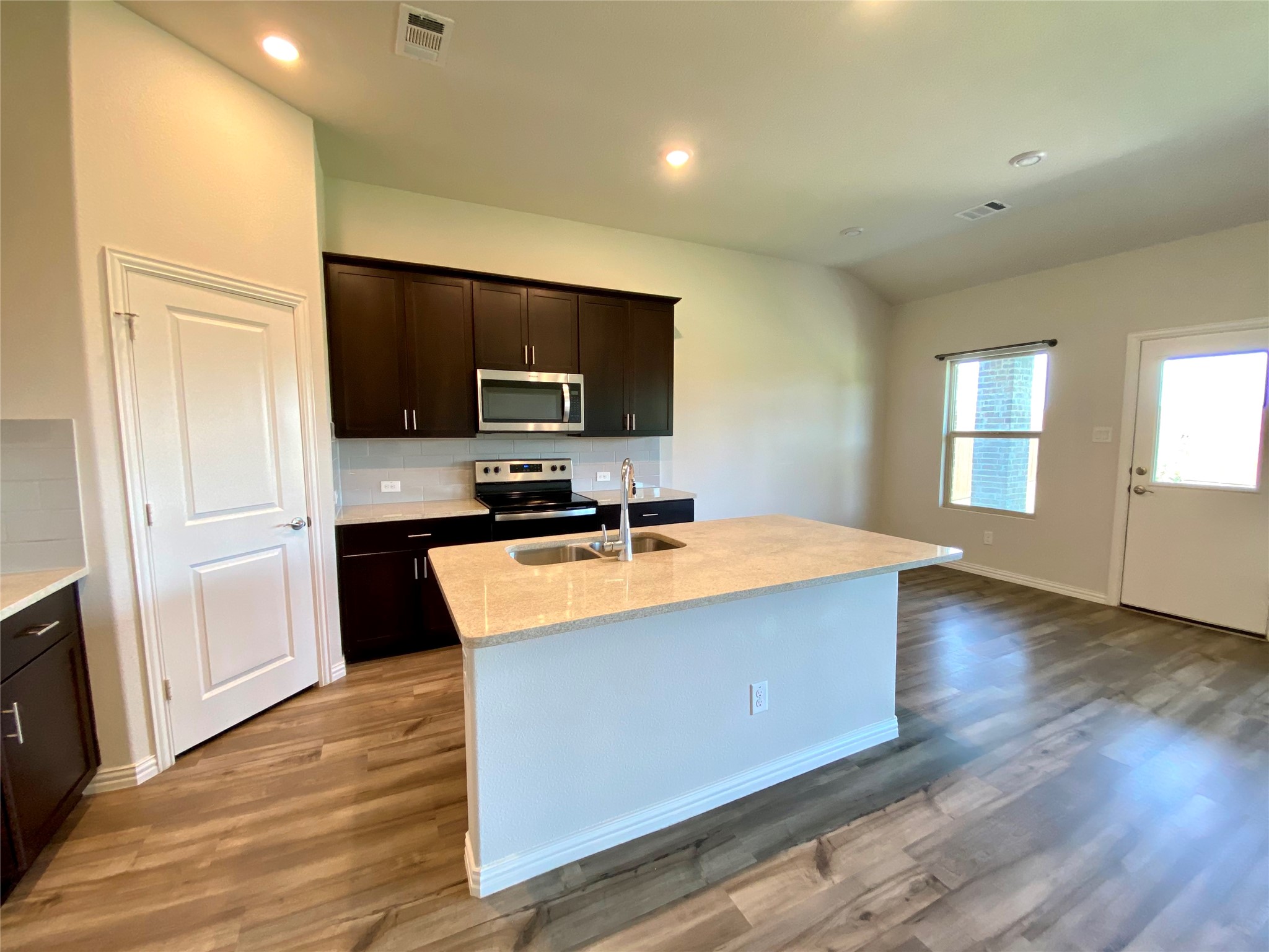 1800 Canyon Lane