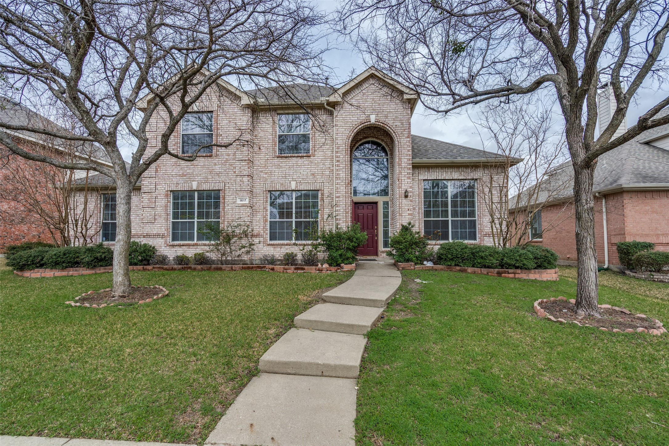 1617 Clarke Springs