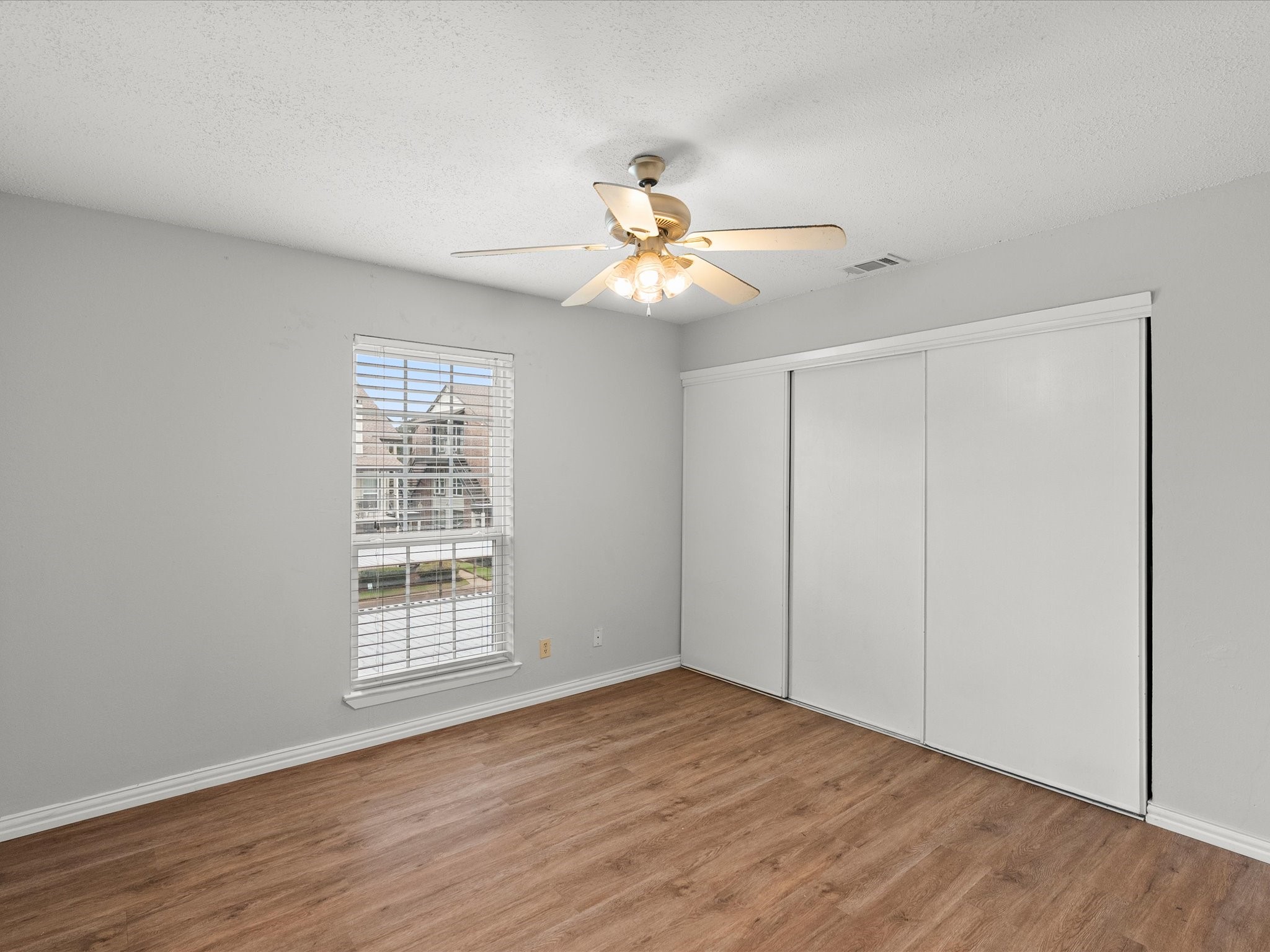 5981 Arapaho Road 304