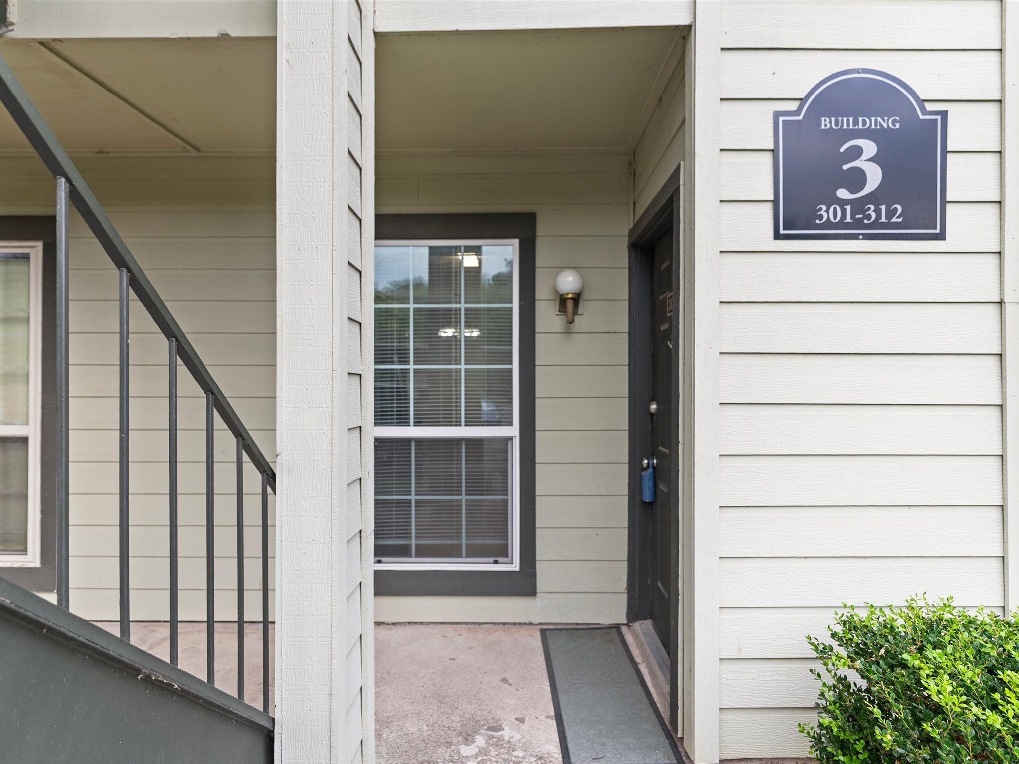 5981 Arapaho Road 304