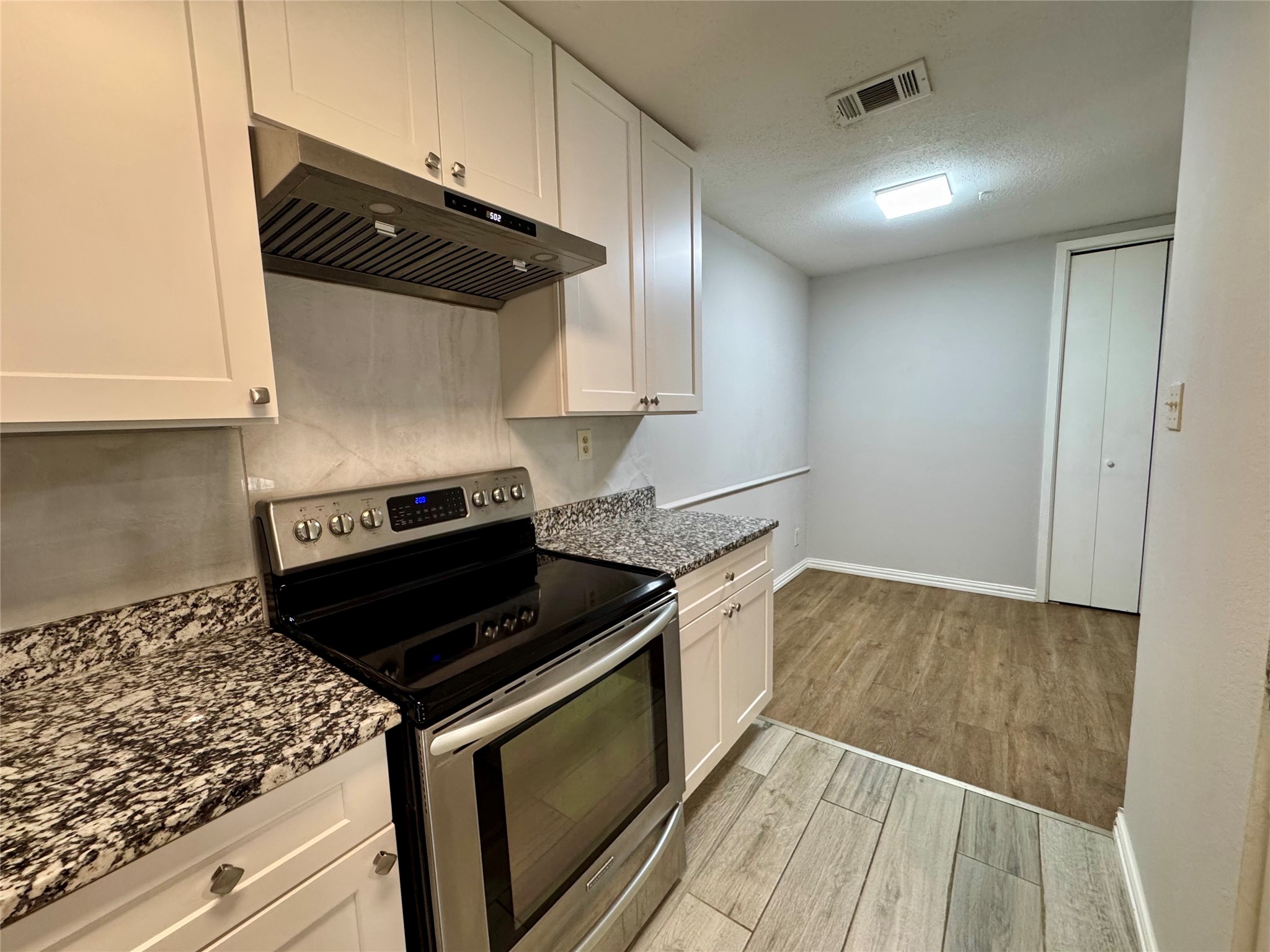 5981 Arapaho Road 304
