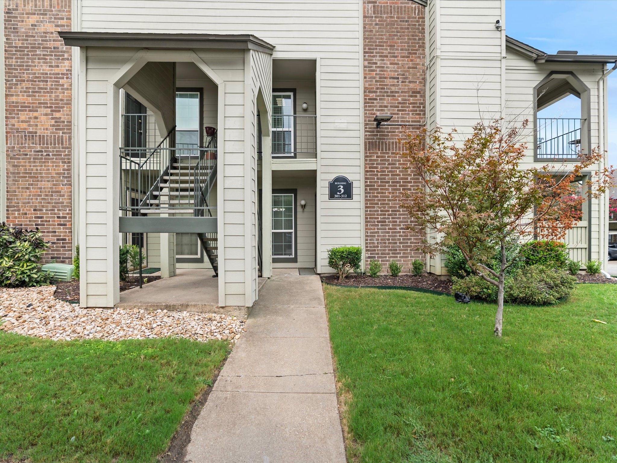 5981 Arapaho Road 304