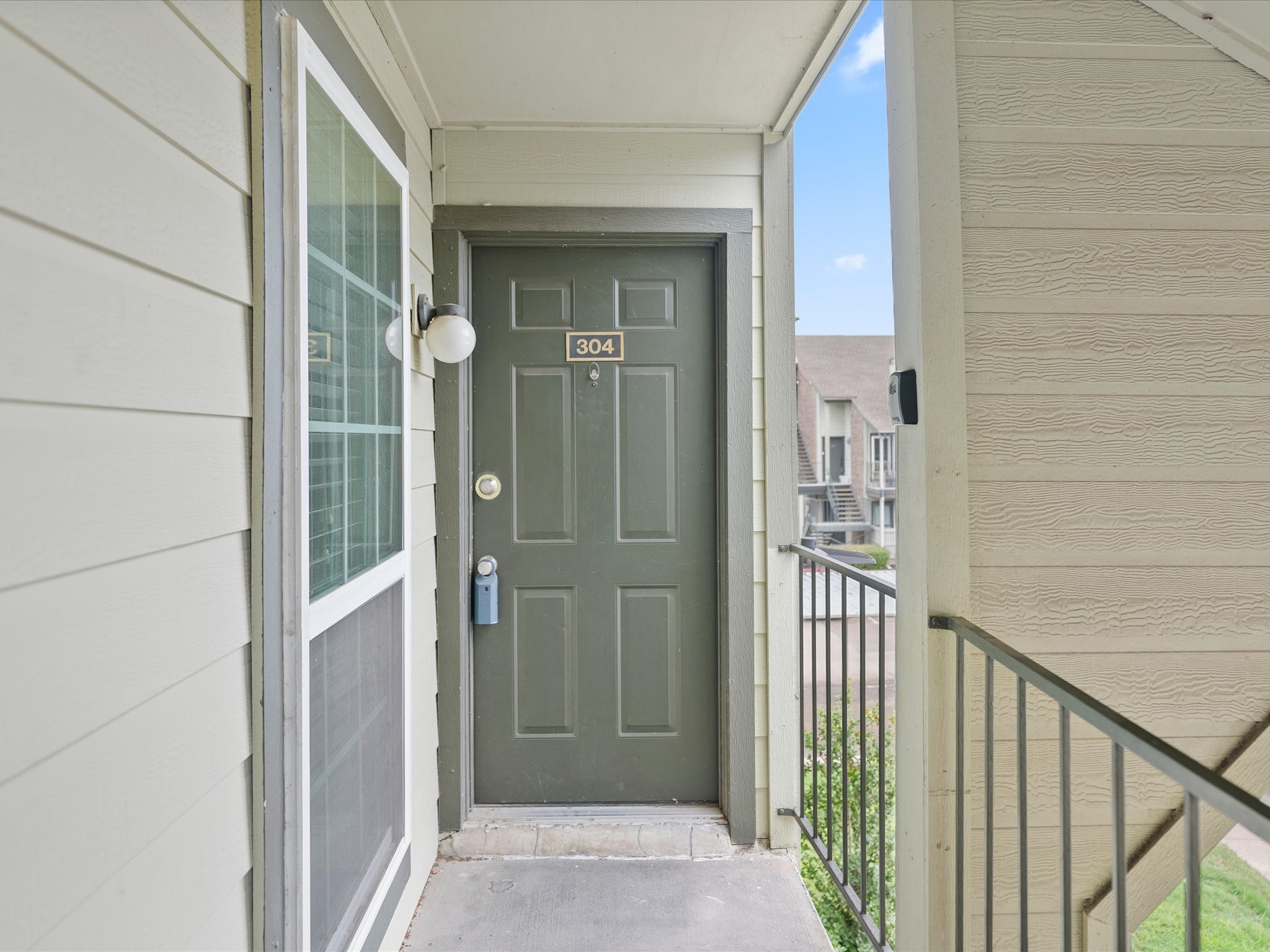 5981 Arapaho Road 304