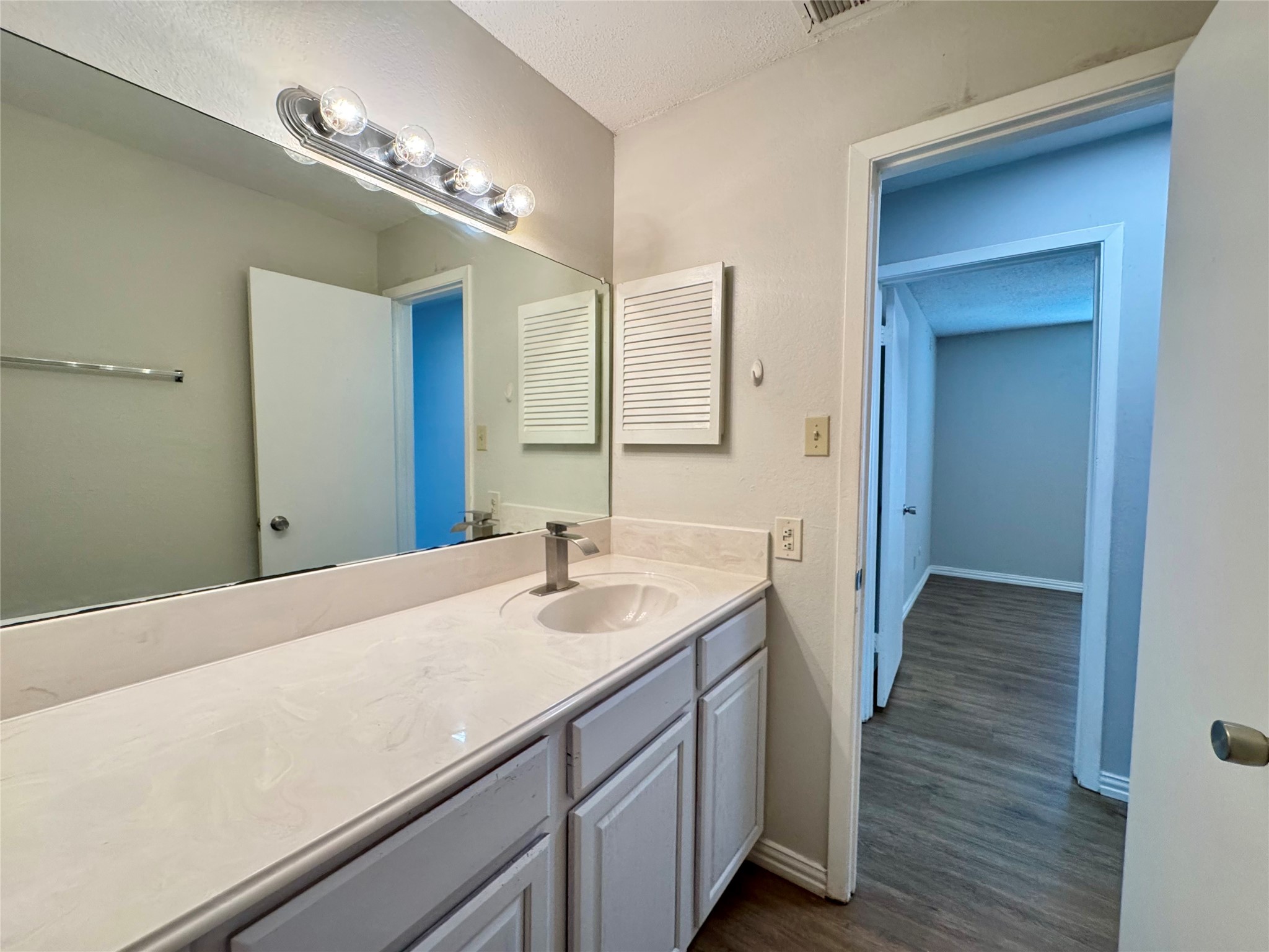 5981 Arapaho Road 304