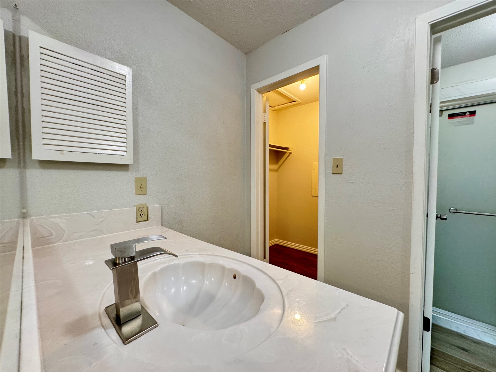 5981 Arapaho Road 304