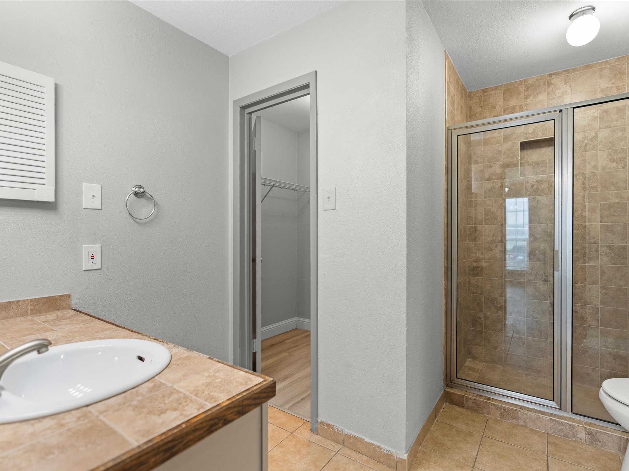 5981 Arapaho Road 303
