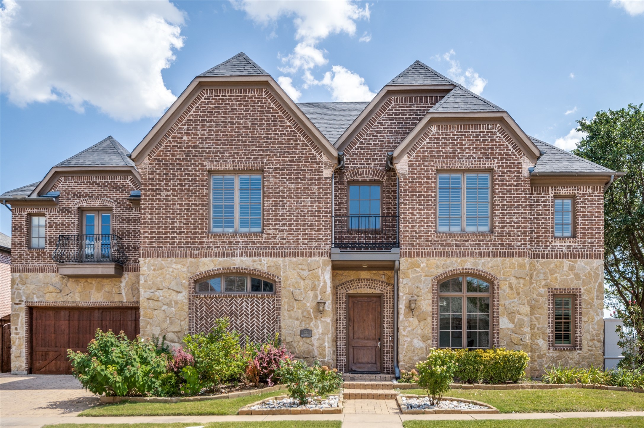 5764 Quebec Lane